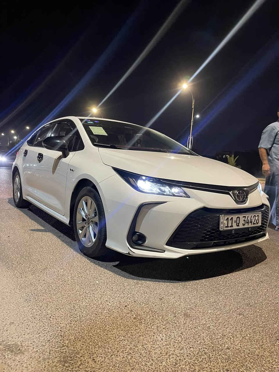 السلام عليكم
كورلا هايبرد موديل 24 كفاله عامه 
السياره جديده ماشيه 36 
كشن كهرباء 
فتحه سقف
ومواصفاته المعروفه 
السعر 157$ وبيه مجال
مكان السياره الانبار -مدينه الرمادي
***********
