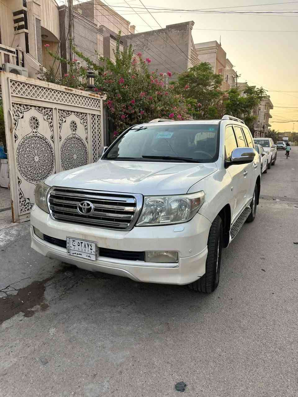 لاندكروز • ستينيه 11 • ضربة باب خلفي