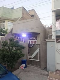 بيت طابق ونص • ١٠٠م • حي الجهاد