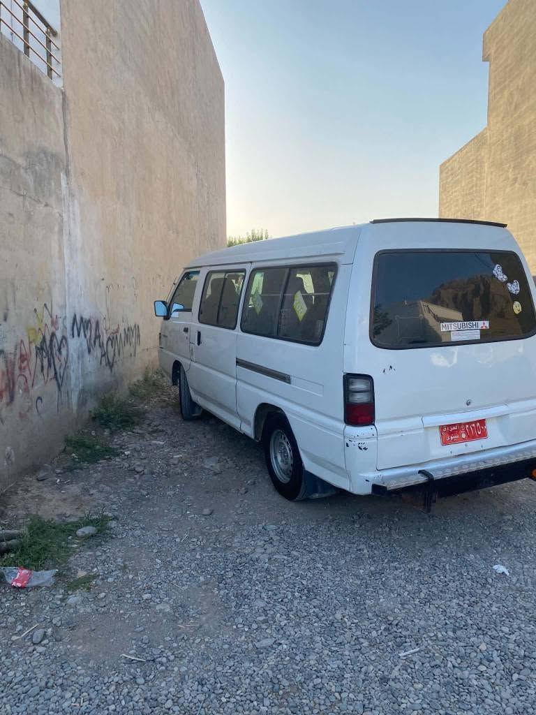 مستر بوشي موديل٢٠٠٥ارمي بلاستيك دهوك غازي توركي بوبه ستراوه مكينه ي به خ تازه مه كينه ي گوراوه بيلادي جوار تايه ي لوك گير مكينه ارم و اوليات هه موي به شه رت سحري ٤٦مجال شوين رانيه *********** اسيا*********** رانية, السليمانية
