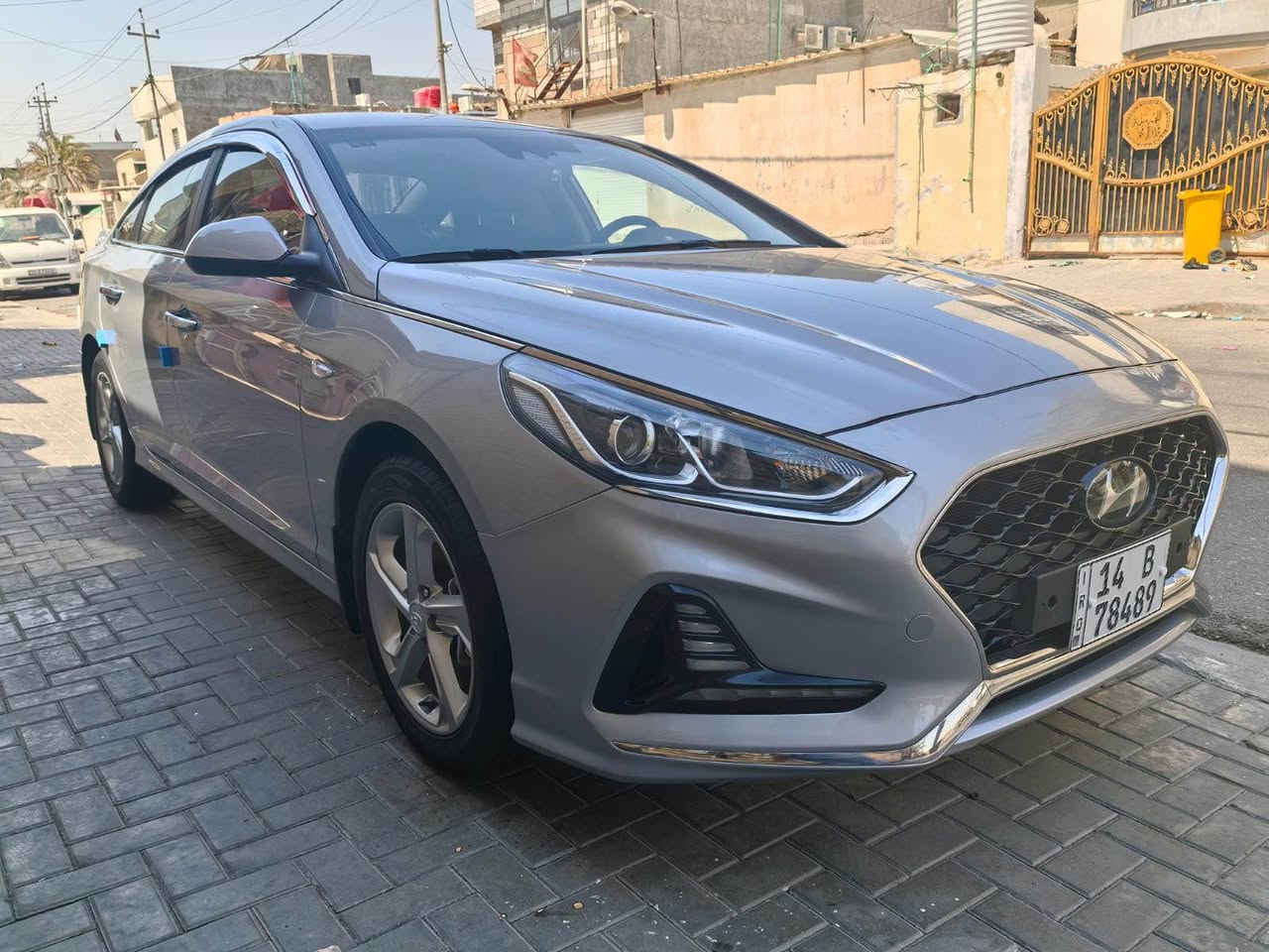 هونداي سوناتا كوري رقم بصره موديل 2023 اصل 
 كوريه بيها رش كوريا قطعتين سيارة جديده كلش

مكينه 2000 بانزين 
سايد بريك بصمه
اوتو هولد توقف ذاتي 
رادار امامي 
رادار تحديد مسار
شاشه وً كاميرا 
كاميرا بلاديه تسجيل الطريق
لدات امامي و خلفي
وبعد بيها هواي موصفات 
فول سيارة بلكوري ما عدا بصمه 
ماشيه 18 الفً
سعر 170 $
*********** البصرة, العراق
