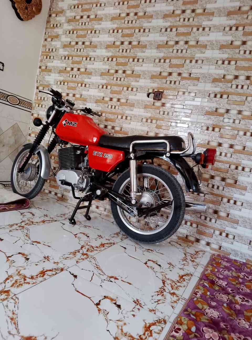 للبيع 82 بدون لحيم بس بل خشم *********** شراي ينتصل مكاني كوت
