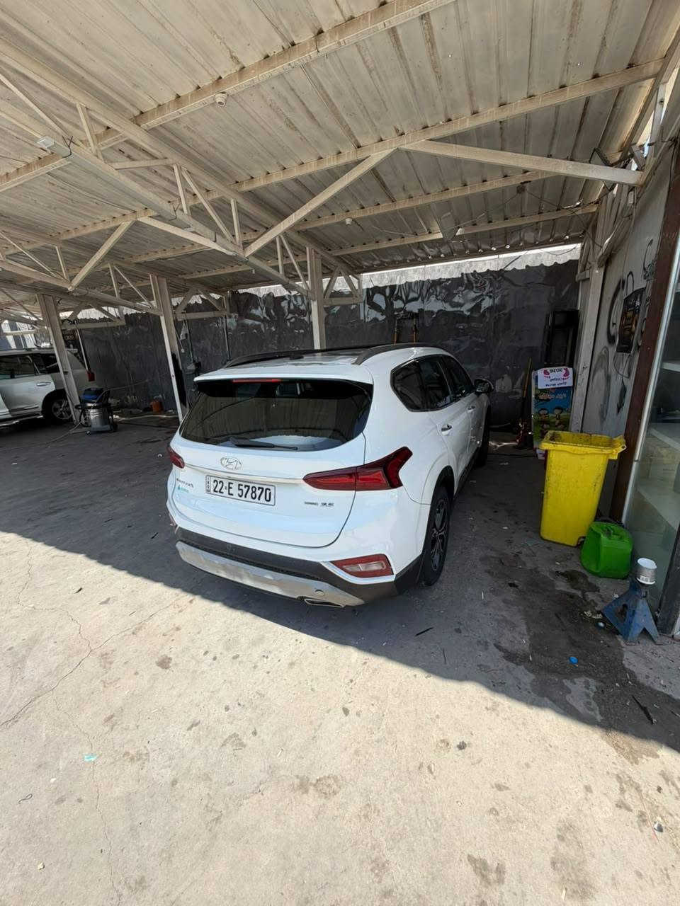 هيونداي سنتافي موديل 2019 خليجي فول مواصفات واحد على  واحد 6سلندر سبعة راكب تبريد 3قطع السيارة مكينه كير حدادة تبريد كله جديد السيارة بيهة ضربه بالمدكر الخلفي الي ورة العبري مكفوله لغود وشواصي وبيهة صبغ  يعني البدي مامكفول شوف العين رقم اربيل سنويه جديدة ورقم جديد راعيهة محولهة بأسمه هنا بالبصرة تريد وكالة تريد تحويل حاضر السعر (160) الشراي يتصل ***********
