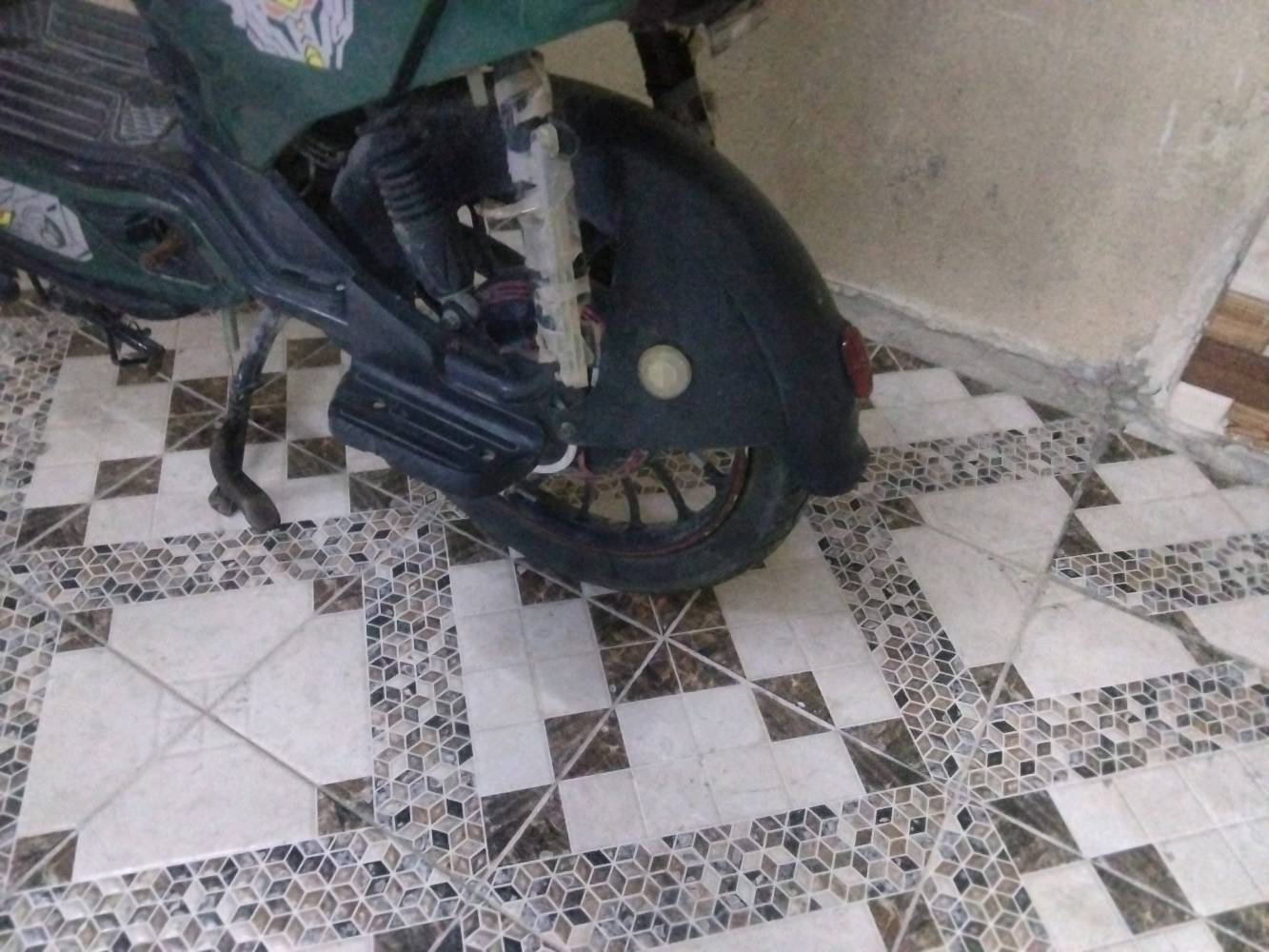 دراجه شحن 5بطاريات 
دراجه نقصه فقط شاحنه وبيه مجال للشراي وب الخدمه انا تجي تحمل الدراجه وتروح