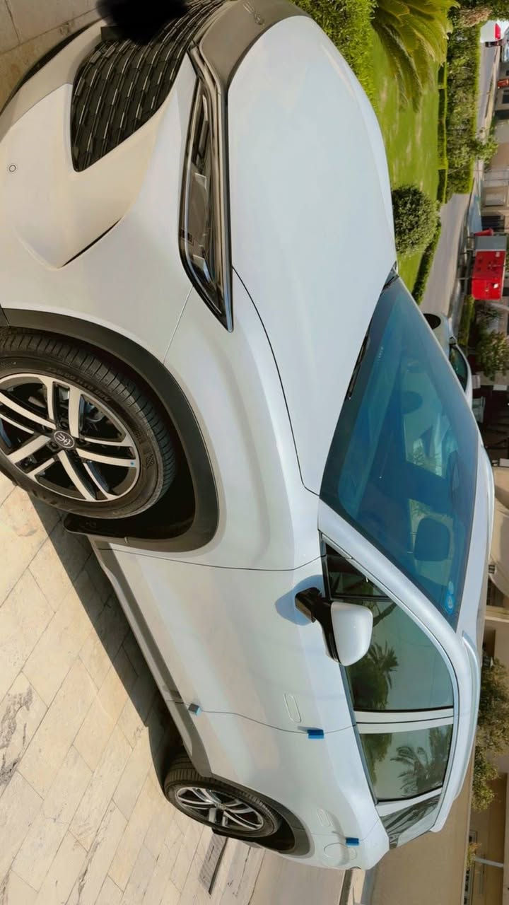 BYD  سونك ايل 
موديل 2025
فول مواصفات فلاكشيب 
كرسيين كهرباء+تدفئة تبريد
إنارة محيطية 
جنطة كهرباء 
عدسه مراقبة السائق
(بيها بارد شبر) والباقي مكفول 
السيارة بأسمي 
المكان بغداد 
السعر 33 مليون دينار (وبي مجال)
***********
