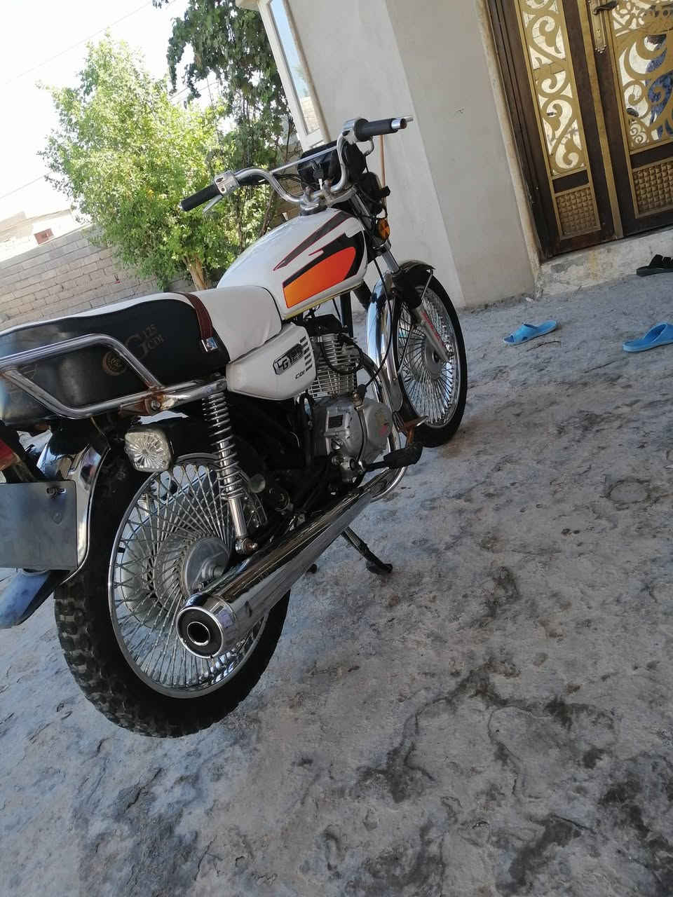 للبيع ابو درع بس بعت درعها وضع شركه مامفتوح سعرها 550 وبي مجال *********** ***********
