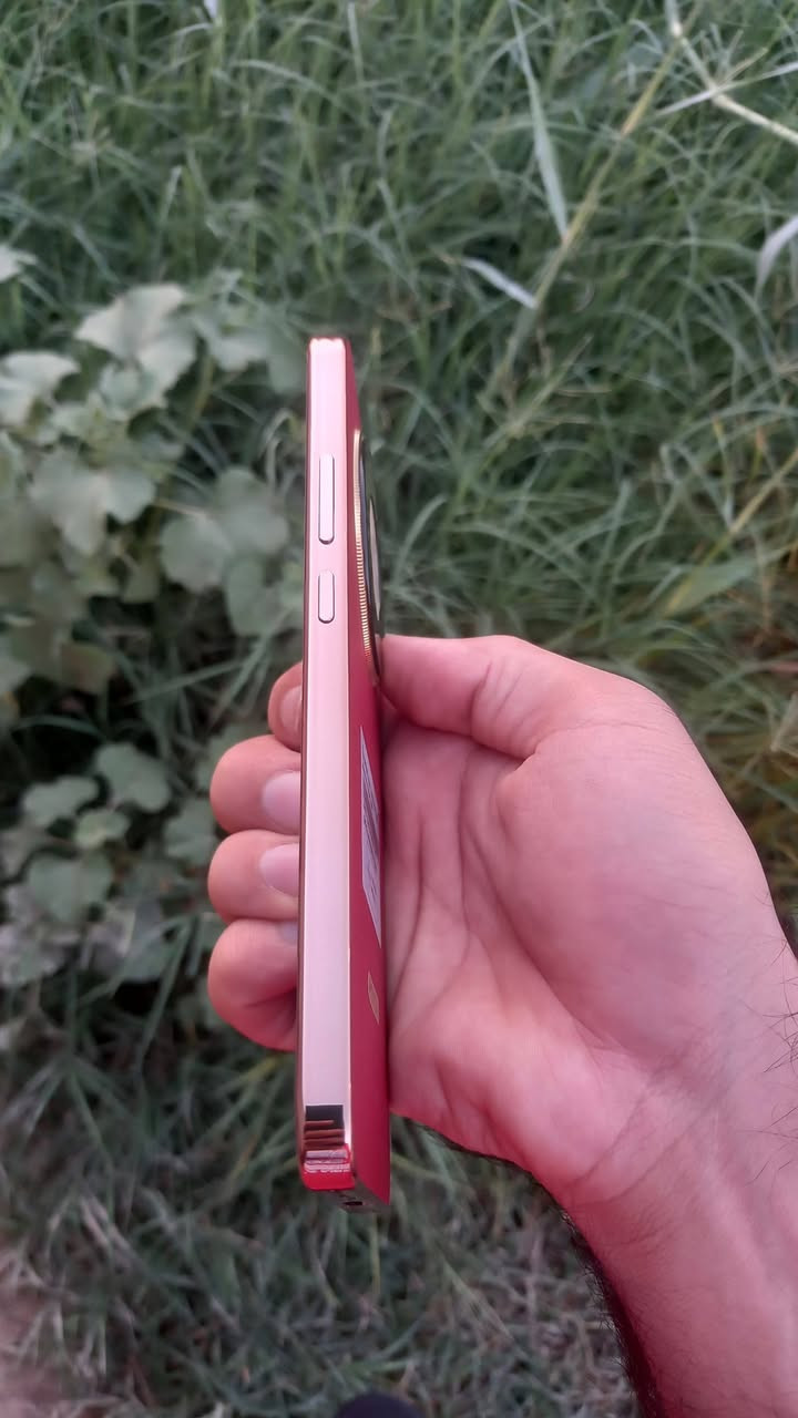 السلام عليكم HONOR X9d مستخدم فقط اسبوع كامل ملحقات بعد بلزقه الشركه رام 12 ذاكره 256 نهايته 430 للتواصل واتساب***********
