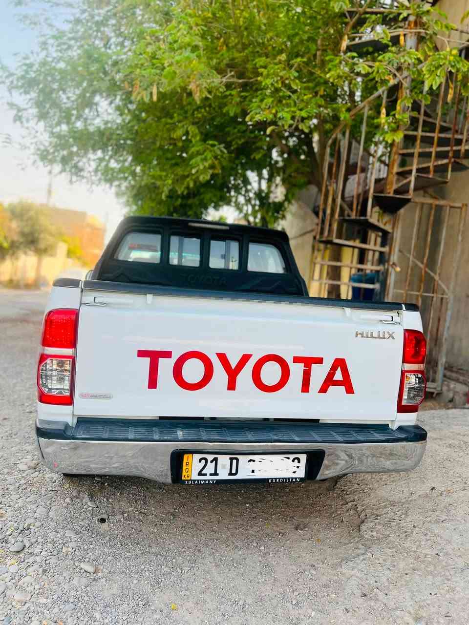 تیۆتا مەرزیە مۆدێل ٢٠١٥ ڕەقەمو سەنەوی تازە تا ٢٠٣١ مەکینەو گێڕی نەکراوەتۆ ١٥٢هەزاری حەقیقی ڕۆشتوە سەیارەکە تەنها دو بست بۆیاغی هەیە لە دۆسەکەی سۆنەری دانراوە بێ مەسرەفە سعری ٢٢٠مەجال شوێن کەلار 
*********** واتسئاپی لەسەرە
