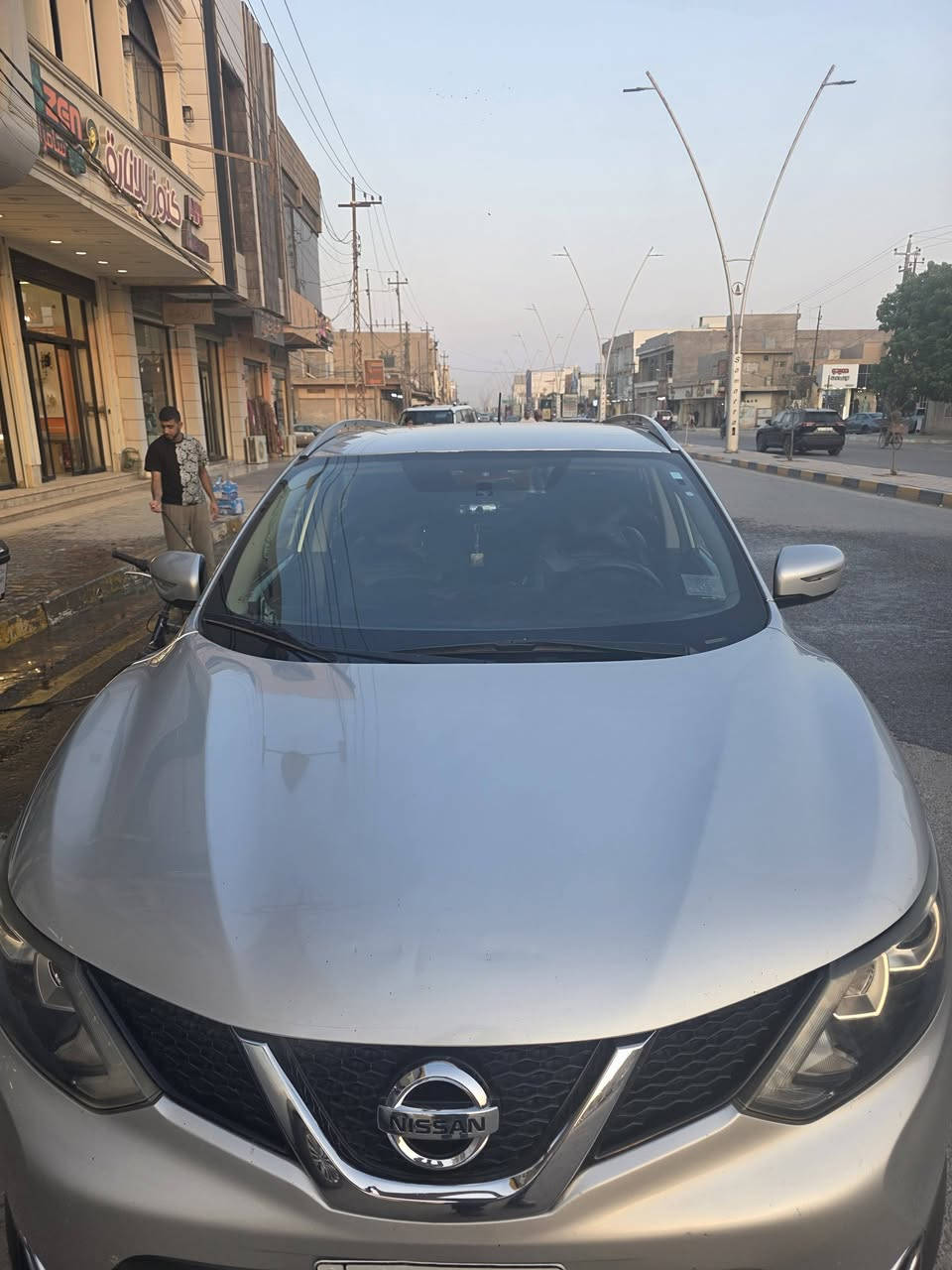 نيسان روج ٢٠١٧
اربعه سلندر 
محرك اقتصادي
السيارة كلين لاضربه لا صبغ 
قطعتين تبريد 
موداة استرين 
تخم تاير جديد 
بصمه مع بصمة أبواب 
رقم صلاح الدين 
***********
