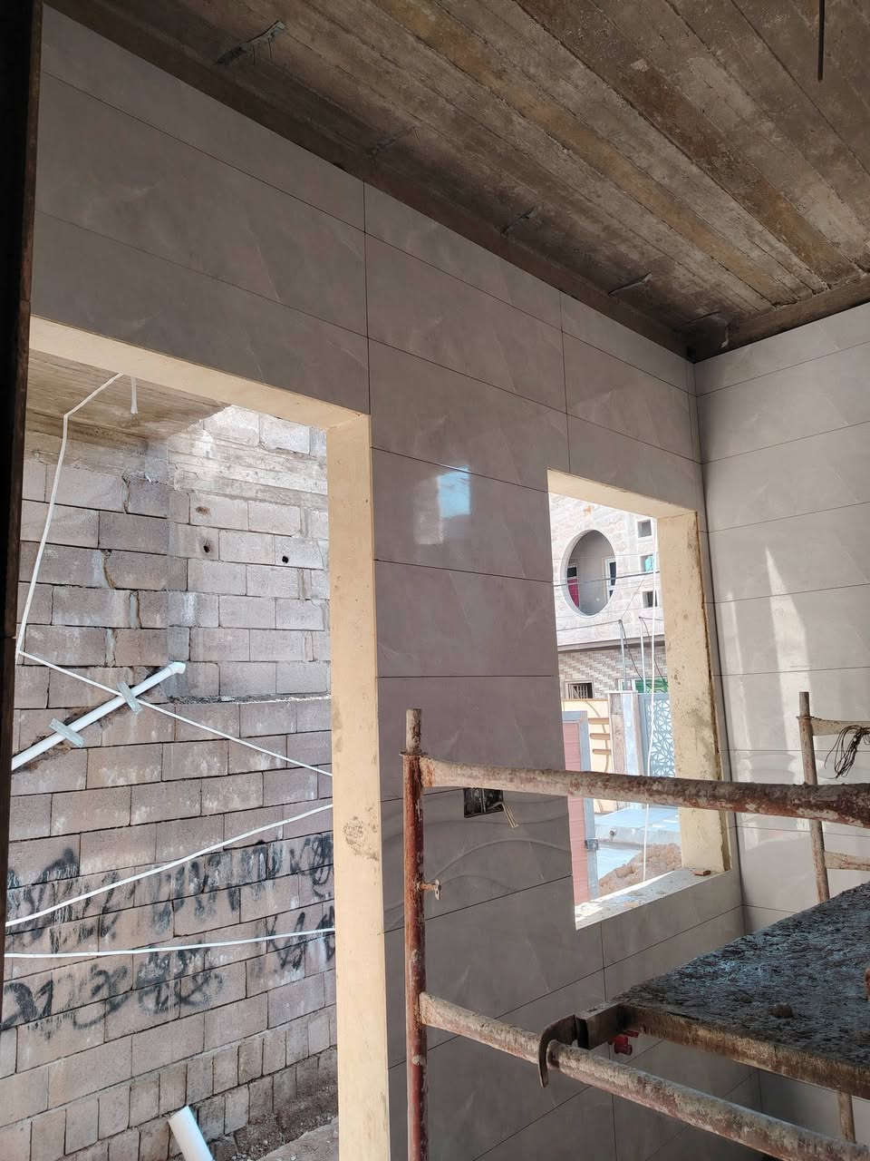 ستاذ سراميك نشتغل بسعر مناسب شغل هندسي ليزة نشغل شرط للتواصل واتساب ***********
***********
