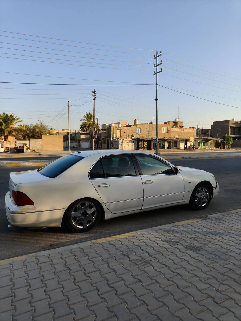 السلام عليكم اخوان 
لكزز LS430
مديل 2002 
فول مواصفات 
خزن ميموري 
چوبلس جدد هستوني شادهن
بيبان وجنطة شفط 
مري شفط 
بردة خلفية 
ويل نيكل اصلي 
تدفئة وتبريد بالكشنات 
مضخم صوت بلاد 
كشنات وستيرت كهربائية 
محرك بل چيس وكير جديدصار فترة من شادهن
حدادية خير من الله
السيارة عوزها ترتيبات 
الي تعجبة السيارة بي خير ويدلل 
السيارة بيع او مراوس حسب القناعة ‏السعر75 وبيها مجال
‪***********‬‏
