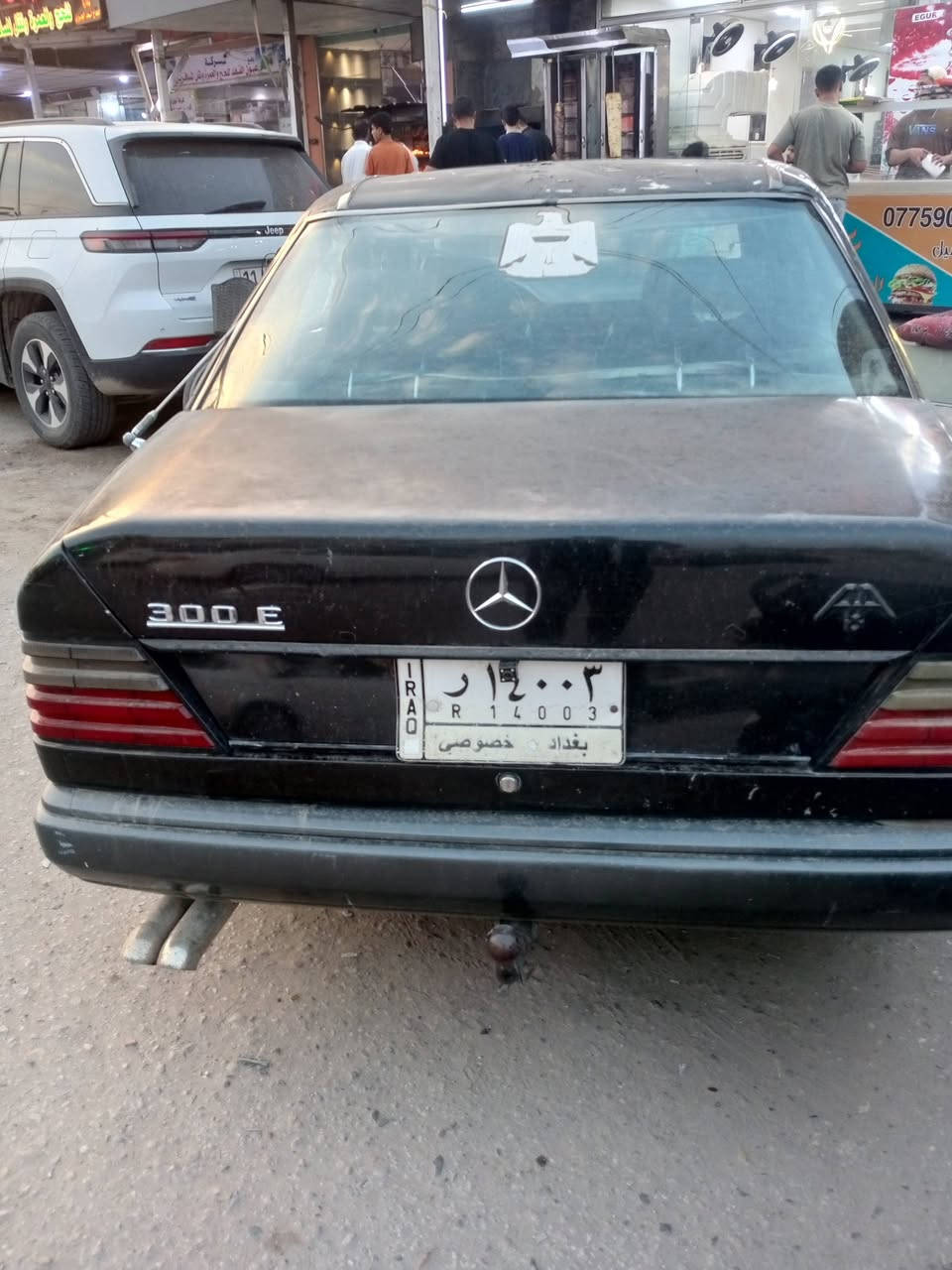 سلام عليكم 
مرسيدس دب اصلية
فور ويل

مكينة 300 گصة جديدة 

تخم تاير 

باتري جديد 

حدادية فوول 

المكان بابل الحلة الكفل السعر 

45 ورقة وبيها مجال 

اتصال  

‏‪***********‬‏

ملاحظة  السيارة  صورتها بالشارع بدون ترتيب لان  ما كنت  ناوي انشر بالفيس
