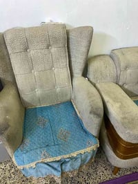 تخم للبيع ثنين كبار وثنين صغار ومابي شي فقط يحتاجله غسل السعر250وبي مج...