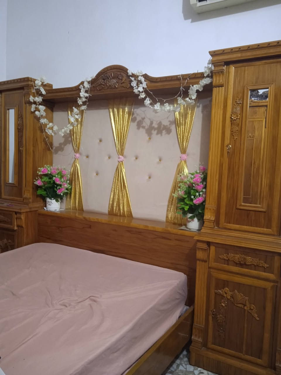 بيع غرفه اخشاب الاتصال على الرقم ***********
