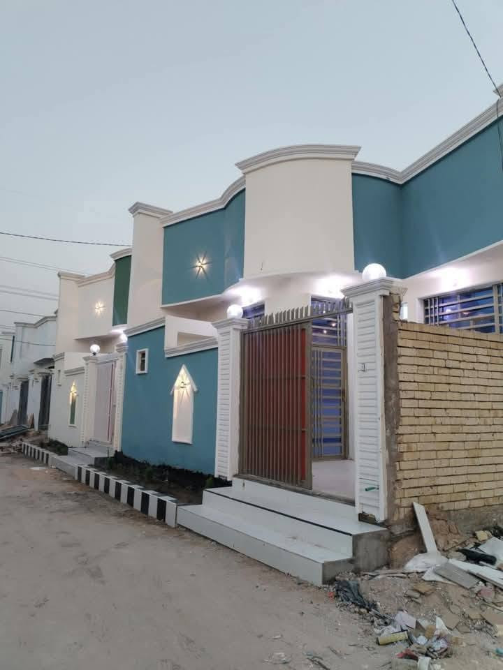 السلام عليكم خلفه صباغ كادر متكامل نشتغل جميع الدور القديمه والجديده معالجة الفطور والرطوبه صبغ الجدران والحداديه غرف كافه اسعارنه مناسبه تواصل خاص *********** والفقير والماعده بخدمته علما نشتغل بجميع اقضية ونواحي النجف
