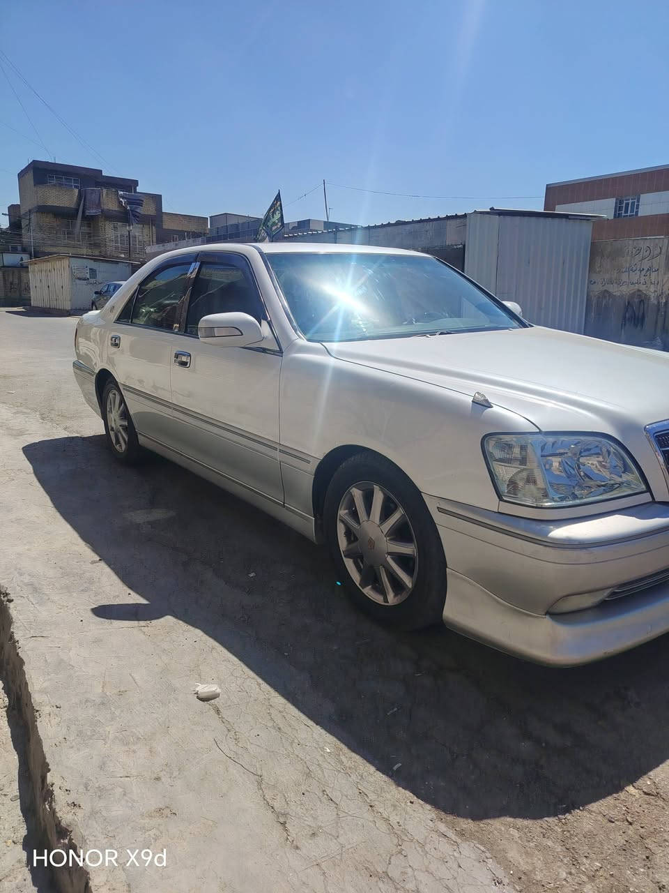 السلام عليكم ملكة البيع
رقم بغداد بسمي قرار 102
فول مواصفات
اربع دكم
فتحه 
محرك دي فور الكبير
شاصي 175
ويل نجمه تخم تاير
تحوير نجف فوك جوه
غرفه جلد
مكفوله كفاله عامه
مري شفط اربع كشنات كهرباء
***********
السعر 170 وبيه مجال

نص مكتوب في الصور:
- HONOR X9d
