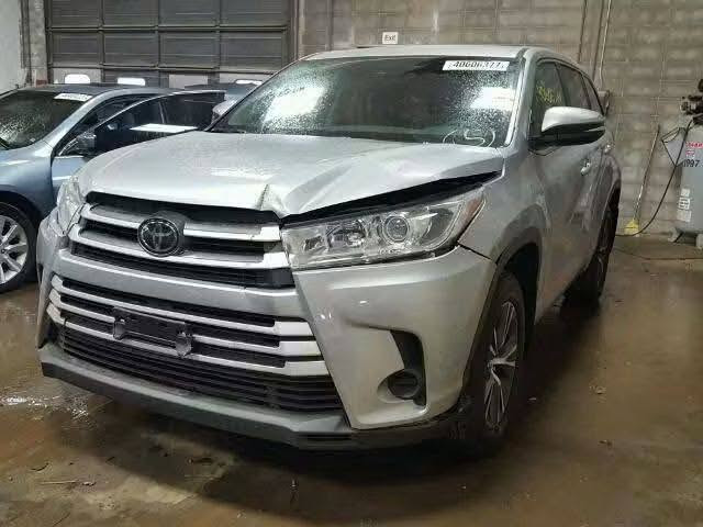 تویوتا هايلاندر للبيع - ۲۰۱۷ ( Toyota (Highlander
ماشیه 130 قابل للزيادة 

. الموديل 2017

•رقم بغداد 

. الفئة : LE

المحرك 6 سلندر

رادار

تحكمات ستيرن

دبل اکسل

بيها صبغ بنيدر وبارد بالجنطة كما مؤشر )

 السعر 21.000

***********

نص مكتوب في الصور:
- 40608377
- CLEAN CAR *********** ابو سيف جهه السائق (جاملغ الامامي) جهه السائق (جاملغ خلفي) جاملغ الامامي مفتوح و بارد بارد جهه الراكب (جاملغ الخلفي) جهه الراكب (جاملغ الامامي) سليم جاملغ الامامي مفتوح و بارد بارد صبغ معجون تبديل
- CLEAN CAR *********** ابو سيف Date : 2026 / 5 / 12 الجانب الامامي الجانب الخلفي صبغ و معجون و البنيد مفتوح بارد الجانب العلوي (القماره) سليم بارد صبغ معجون تبديل