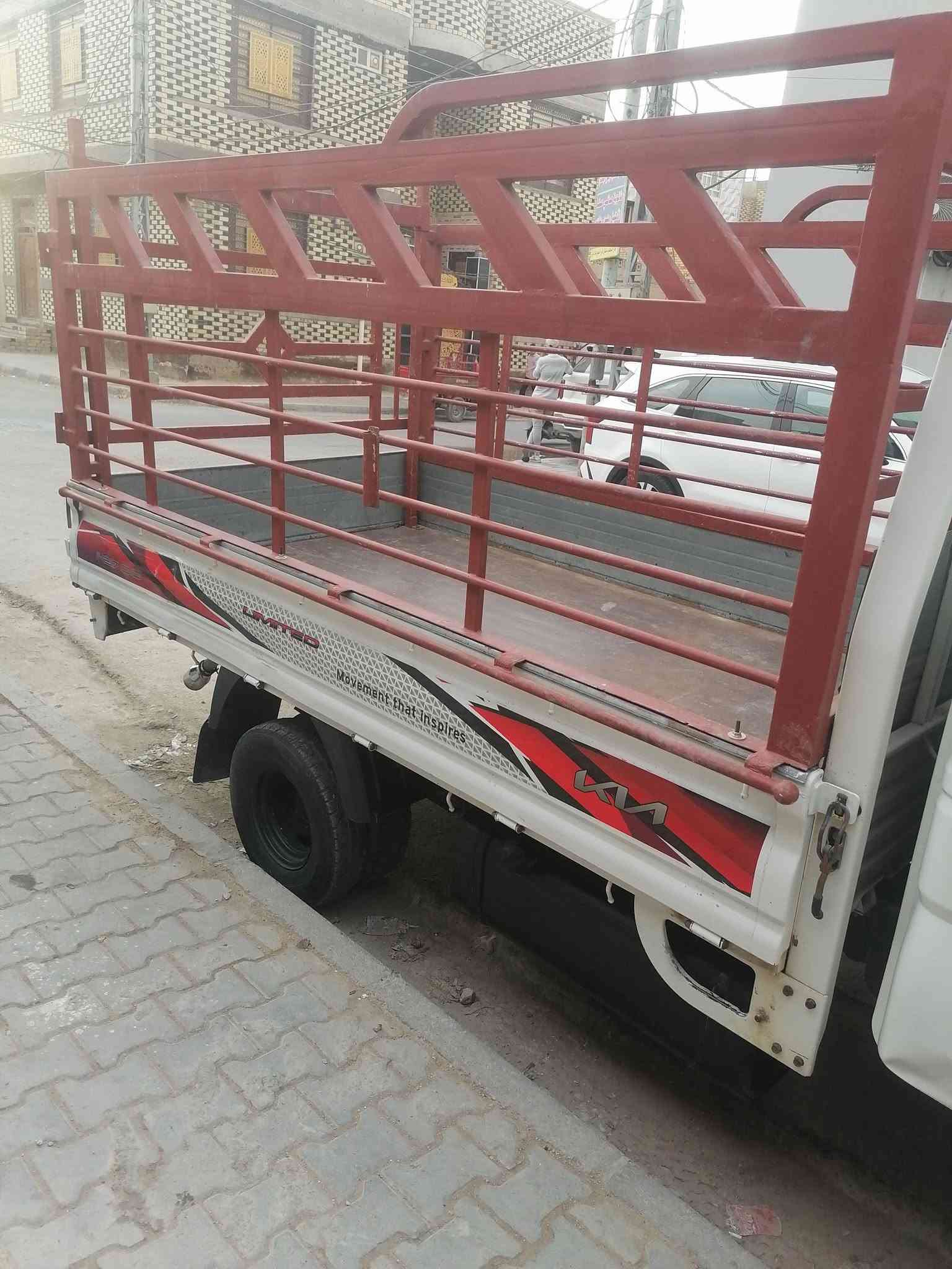 السلام عليكم كيا موديل  2018 كفاله من ضربه وتبديل شاصي كفاله مكينه وكير 2700 حداديه خلفي امامي جديده كهرباىيه فول شغال تخم تاير تحويل موباشر سنوي غايه 2030 السعر 118 العنوان نجف *********** فقط بيها نص باب صبغ
