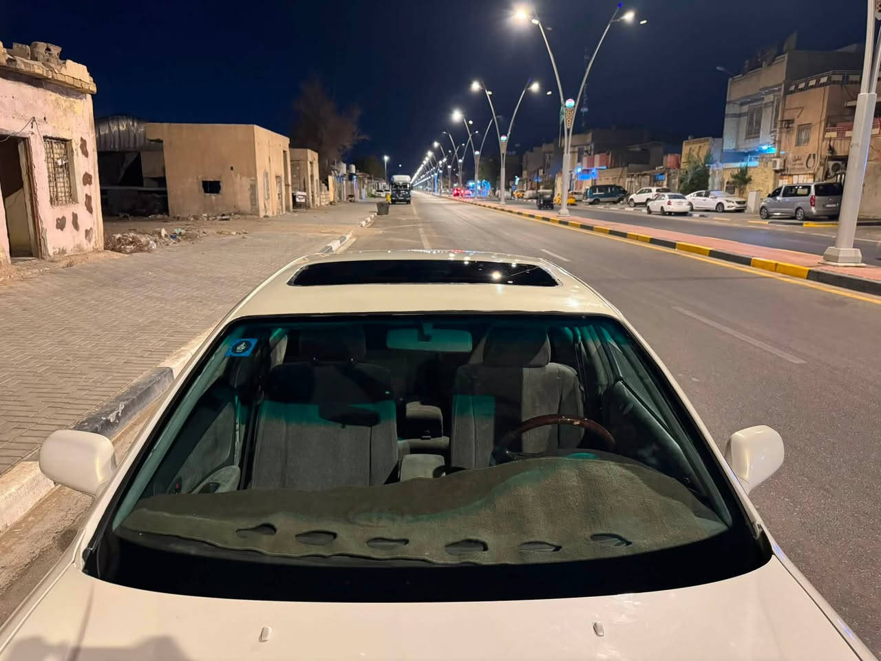 السلام عليكم
مارك موديل ٢٠٠٠ اصل كرستال لايت ٣ خانات سيارة بيها فتحه 
تعمير جديد سستم كامل نعادت من الصفر 
جان بيها خياس ونلكط 
السيارة باتري جديد كهربائيات شغالة 

كفاله نقل وكصة واصوليات شرط التحويل 

السيارة بيها مكينه ونجي عوزها تجفيت اطيحلك سعر المكينه من سعر السيارة 
مكاني بصرة حي الحسين اول لاين 
السعر ٦٨ اطيح منهم سعر المكينه وبيها مجال 

رقمي ***********
