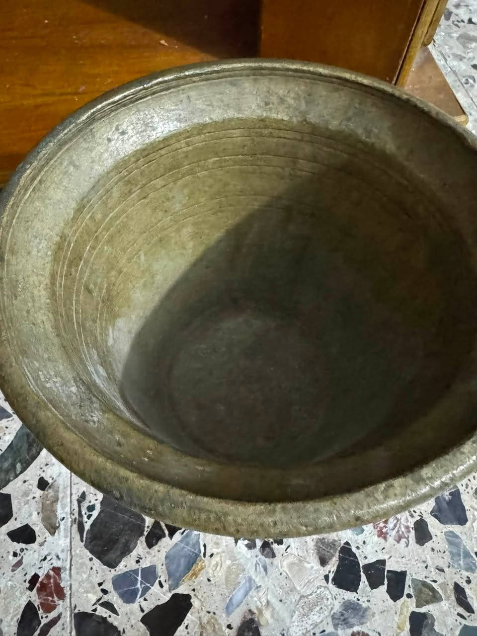 هاون للبيع رتفاع ١٩ بدون يده وزنه ثقيل كلش 
مكاني البلديات سعره ٨٥..       ***********
