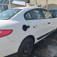 رينو فولنس • ٢٠١٥ • قابل تفاوض