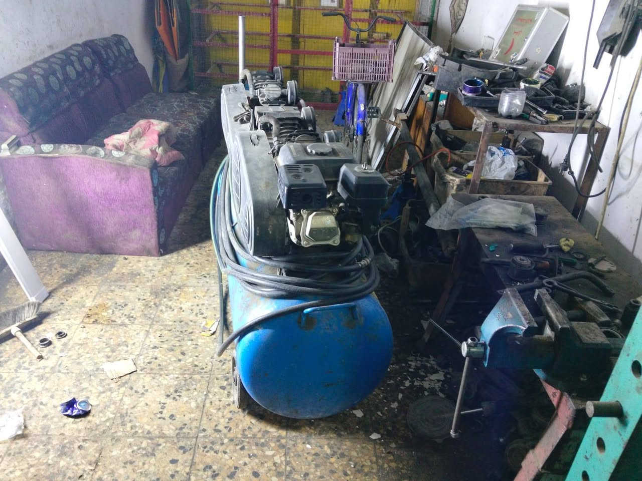 غراض محل حدادة صدر للبيع شلع مابيع قطعه للتواصل واتساب فقط ***********
