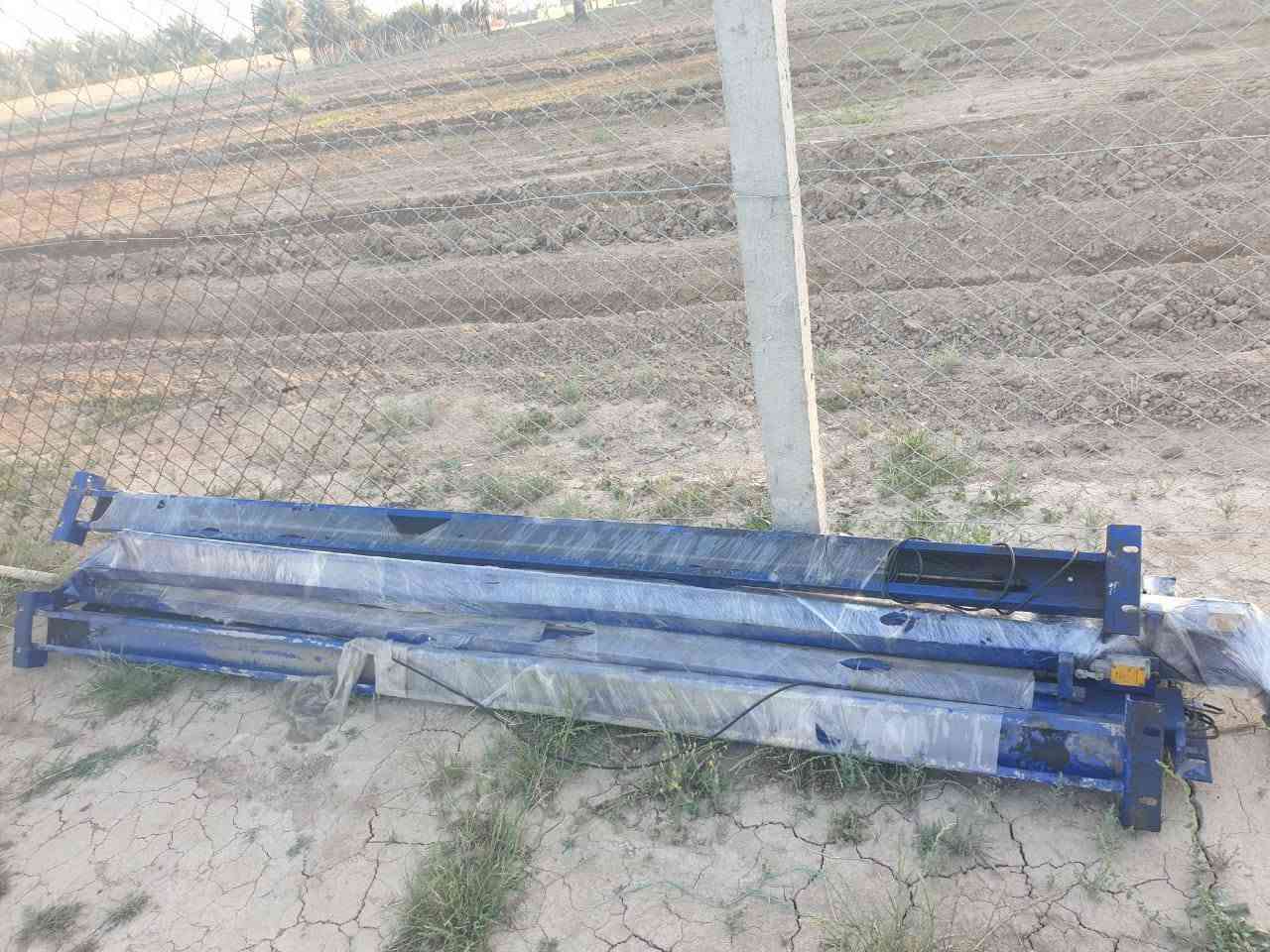 جكات ثنائية مخصصة لورش السيارات مستعمله نضيف جدا كما موضح بلصوره ديالى بعقوبة تقاطع الساده ***********
