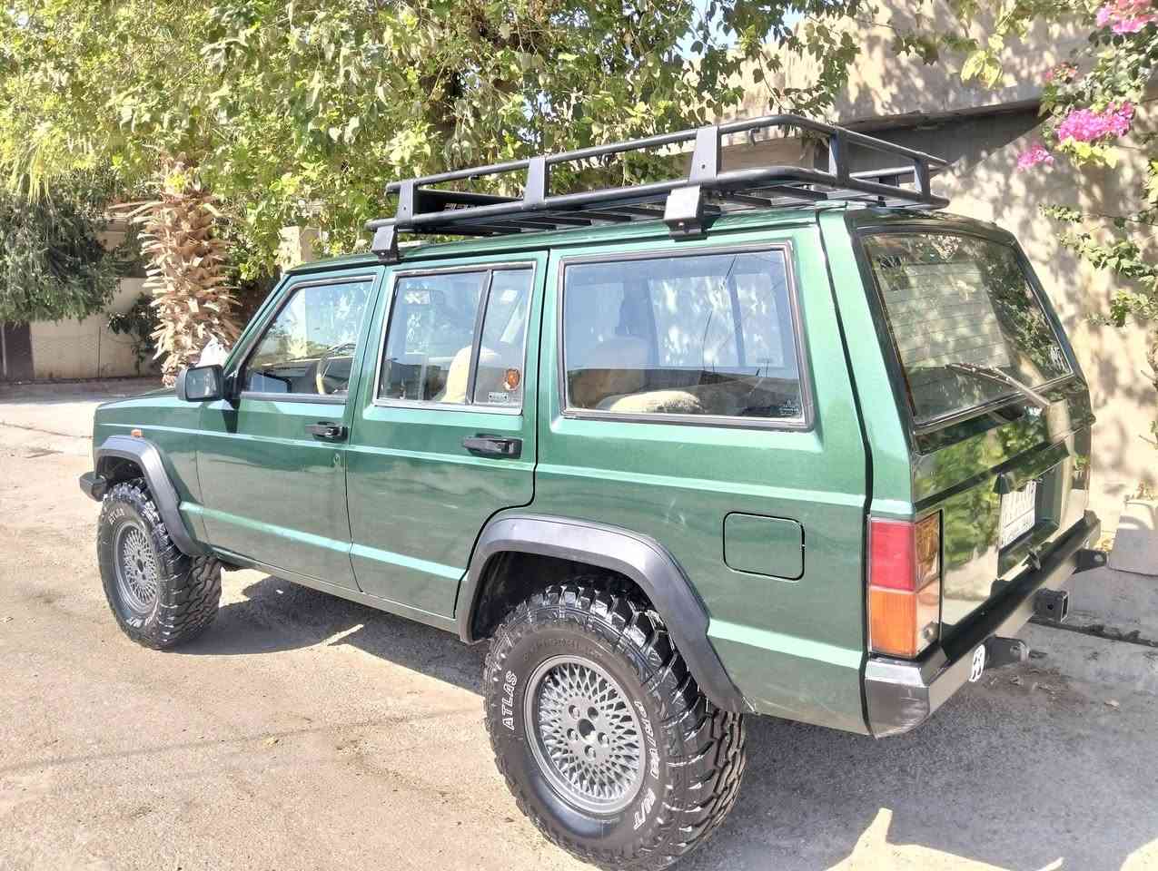 موديل 93
محرك 4 بستون 
كير عادي 
سنوي جديد 
مكان كركوك 
سعر 45 
***********
