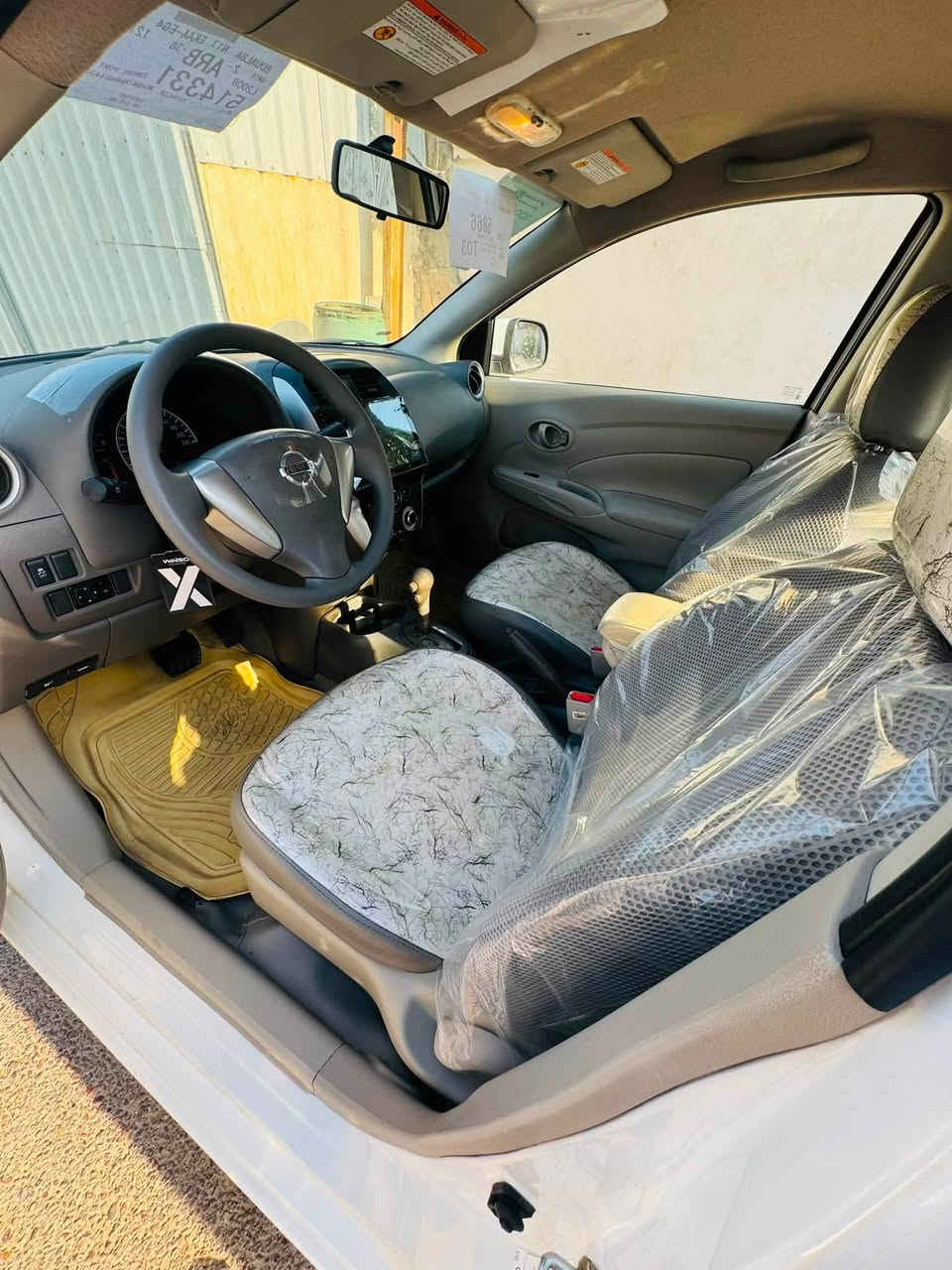 نيسان سني هندي ضمان السور موديل24 مستخدمه 39فقط  حقيقي السياره كفاله عامه من الصبغ و التبديل و البارد وضع الشركه 
السياره مدوشمه عام ارضيه وكشنات 
مكاني الزعفرانيه اربع شوارع //***********
