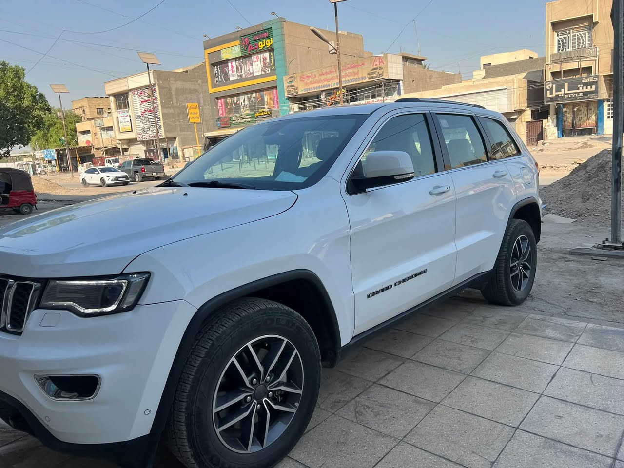 السلام عليكم
Jeep Grand Cherokee Laredo 2019 خليجي 3.6 V6 4×4

 المواصفات

لكاميرا الخلفية

فتحة سقف

بصمة

مرايا جانبية كهربائية

حساس المطر

شاشة

مراقبة النقطة العمياء

نظام المفتاح الذكي

نظام بدء التشغيل

8 وسائد هوائية

مصابيح زينون أمامية

مصابيح أمامية LED

مانع الانزلاق

نظام دفع 4×4

رادار

أوتو بارك

تحذير مغادرة المسار

خطوات جانبية

تحكم التكييف التلقائي

حساسات ضغط الإطارات

نظام تنبيه السائق

بيه ضربه باب السائق راجع بارد ومصبوغ ع كد الضربة 

السيارة ماشية 42252 Km

السعر 260 وبيه مجال 

مكان السيارة بغداد البياع 

***********
