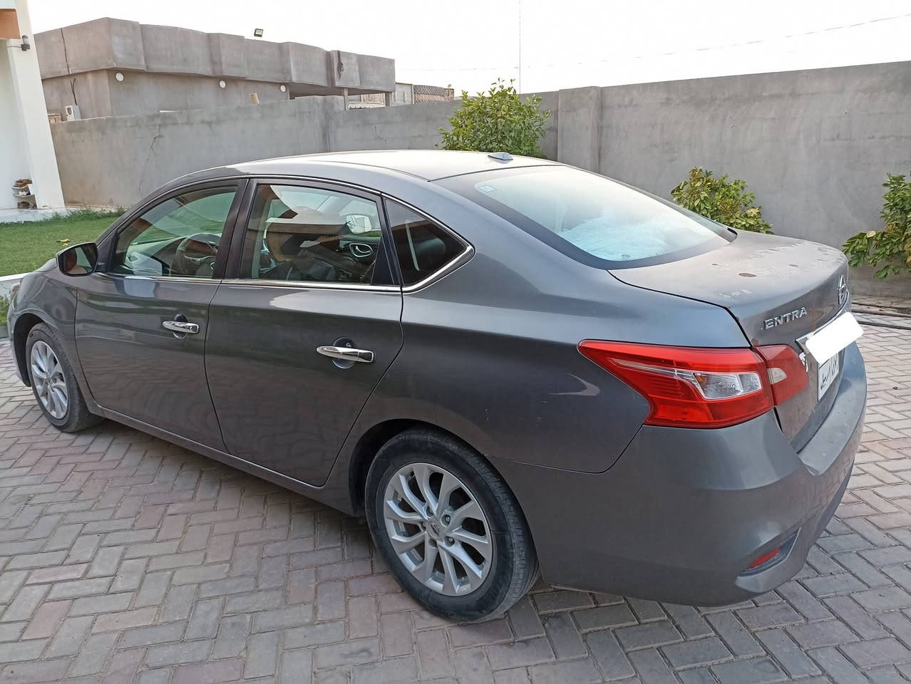 نيسان سنترا موديل 2019 للبيع
وارد امريكي بجم كبس حادث خلفي مواصفات sv

الضرر مرفق مع الصور صبغ قبغ صندوق وچاملق خلفي

السيارة بدون دواخل بدون ايرباك✅

* محرك 1.8 لتر 4 سلندر

* عداد المسافة 63000 ميل

مواصفات: ✅تشغيل بصمة وبصمة ابواب

گير ومحرك وصدر وتبريد شركة

✅رادار امامي

✅تحكمات ستيرن

✅مانع انزلاق

✅كروس مثبت سرعة

✅نظام ايكو

✅كامرة دوارة

سيارة جاهزة ونظيفة جدا استعمال منزلي 

السعر المطلوب 110  

مكان السيارة الشرقاط اسديرة

***********
