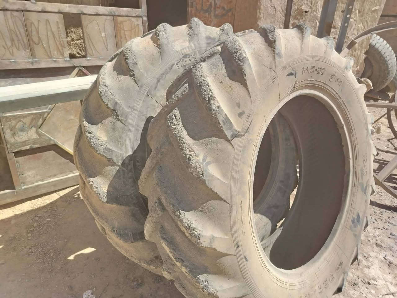 تايرات للبيع مال عنتر
٢٨عله ١٤ نص عمر 
***********صباح ابو حارث
