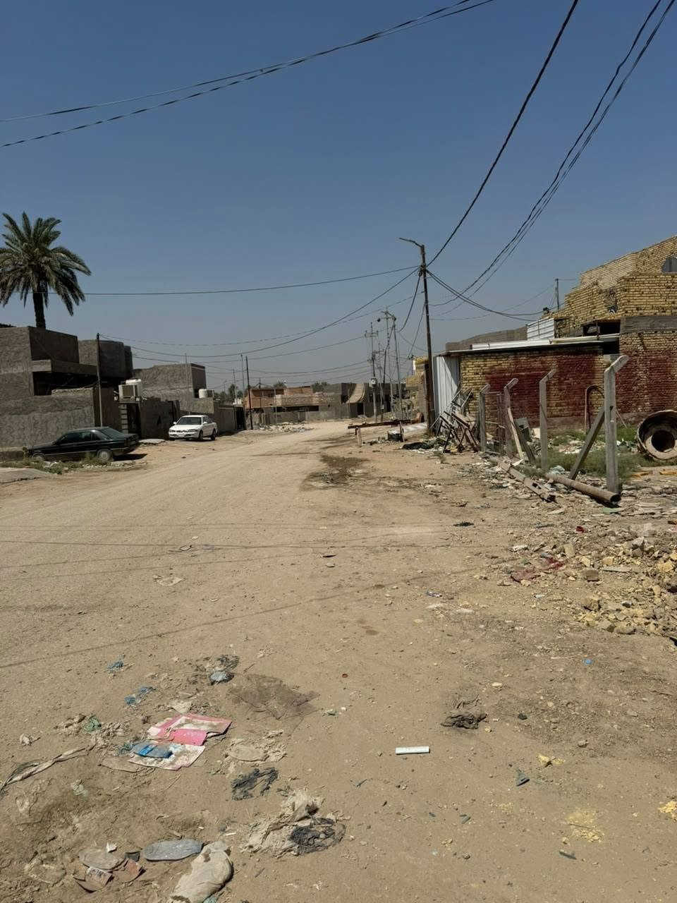 قطعه للبيع مساحة 200متر ركن طابو زراعي سند 25 تحويل مباشر بسمنه شارعها 18متر
تبعد عن الشارع العام 100متر  السعر 48 مع مجال بسيط 
الموقع يم شارع  100 قرب جسر المشاة بفرع صيدليه زهراء سلام 
لاستفسار اكثر ‭*********** 
اتصل او وات ساب
