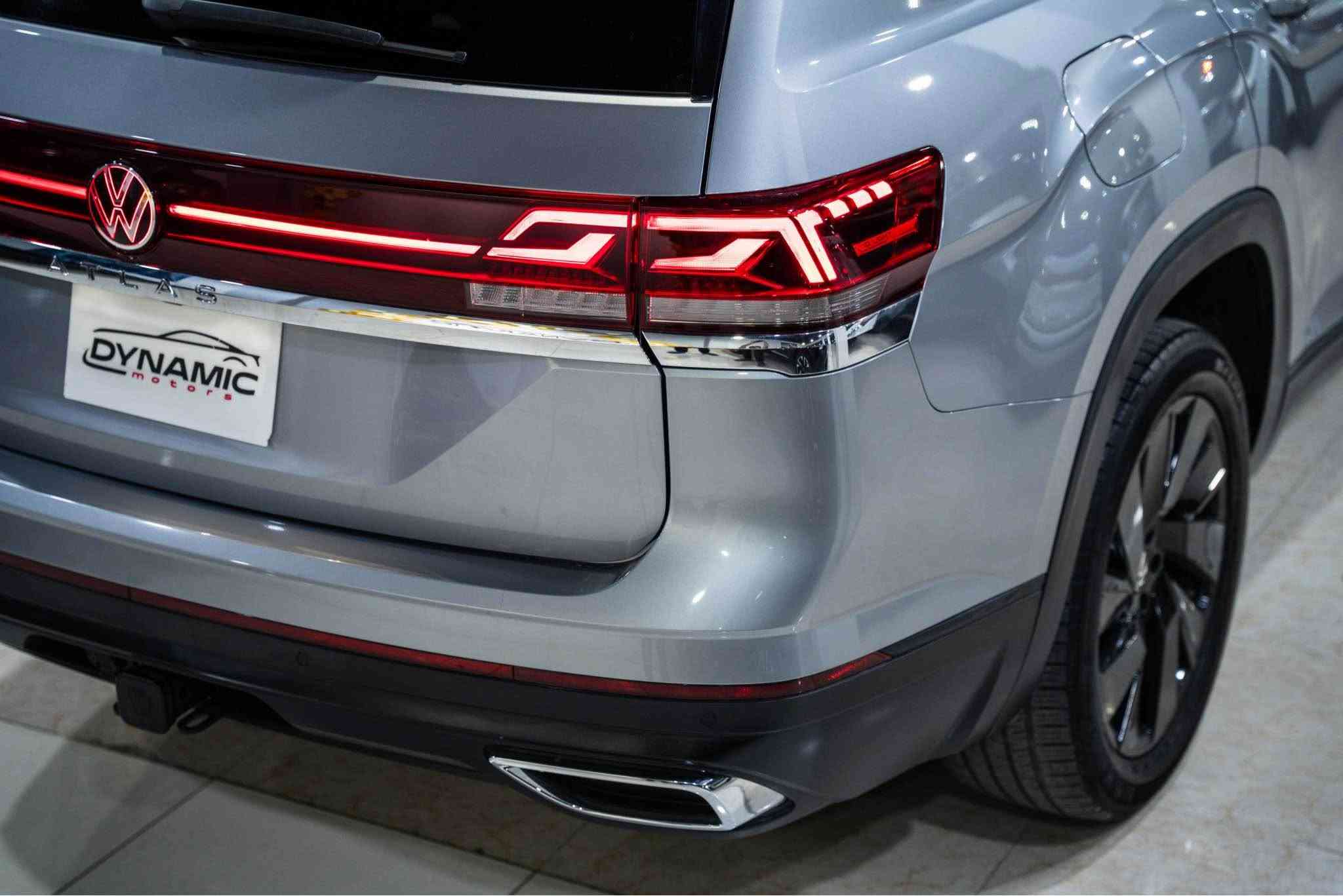 2024 VOLKSWAGEN ATLAS, 2.0T SE TECHNOLOGY

موديل: 2024
وارد : امريكي 
مواصفات :SE -
‎عدد الأميال : 18,000ميل
الون : سلفر
الون داخل ؛ اسود
‏‎سلندر :  V4
‎ صبغ :  ٢ قطعة بدون داخل  
ارباك : فقط بردة
سيارة رقم موقط ٣ شهر بي مجال
مكان اربيل شارع حديد و خشب معرض دايناميك موتورز
‏‎من المعلومات الرجاء التصل علي وتس اب
سعر جدا مناسب 🔥🔥🔥📲📲
                                                                                              *********** -
============== أربيل, العراق
