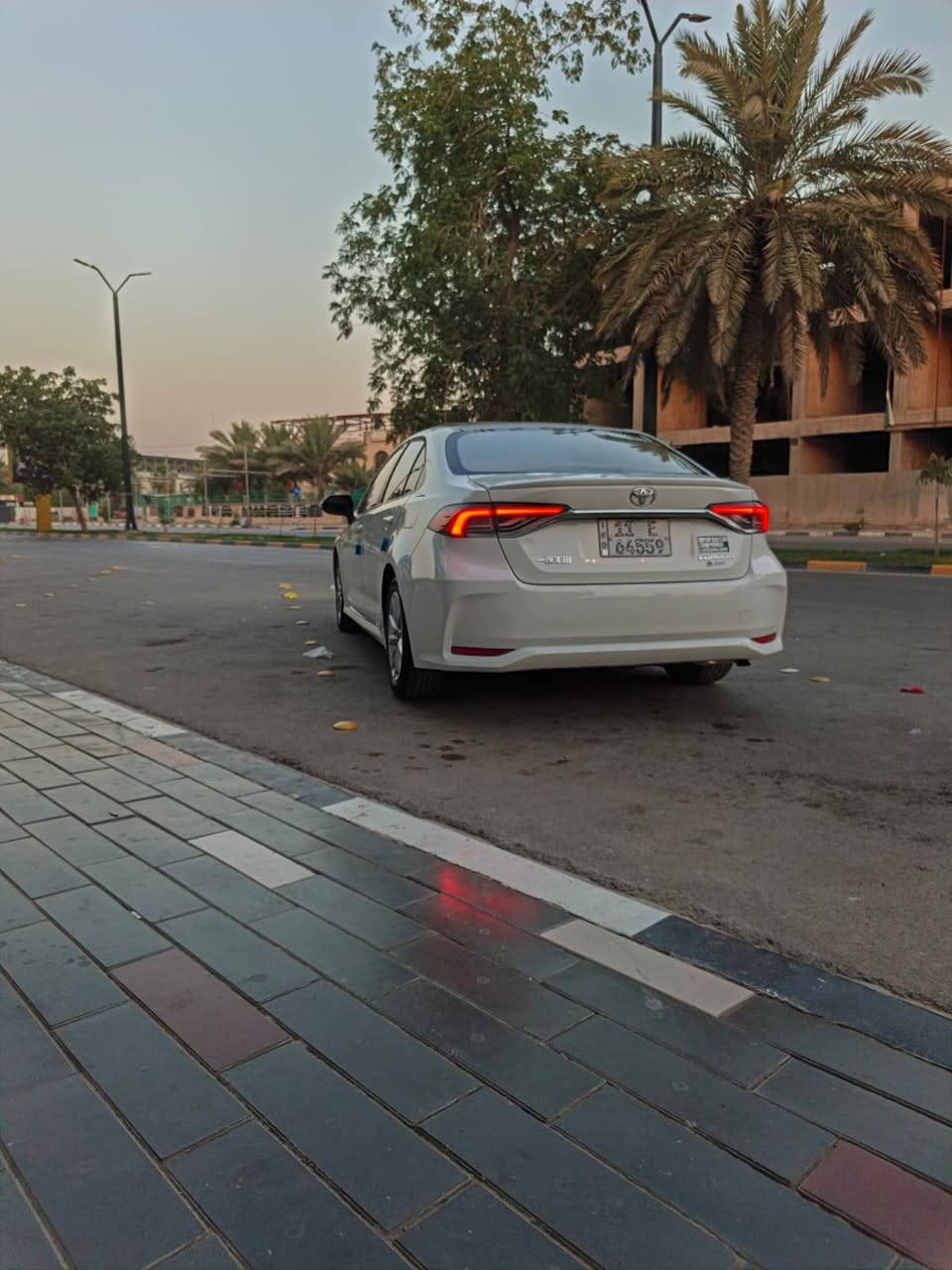 كورلا هايبرد موديل 25 ماشيه 14 ألف كفاله عامه 
سيارة فول واحد على واحد كشن كهرباء  رقم بغداد باسمي حرة كفاله عامه بيع فقط بدون مراوس مكاني بابل 
الشراي يتصل 
***********
