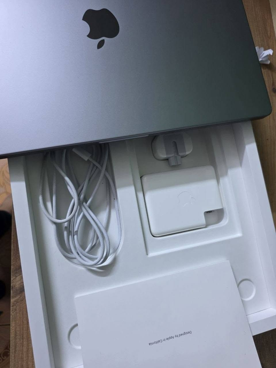 قطعة نادرة ماك بوك برو m1 pro نسخة  2021 - Inch 16
المعالج m1 pro 
الرام 16g 
الهارد ssd512g 
مشحون 50 مرة فقط بحالة الوكالة 
جهاز شرق اوسط عربي وليس امريكي 
مكفول وملحقات كاملة 
شاشة 120hz مناسبة للمونتاج والتصاميم 
السعر 1650الف فقط 
مكاني كربلاء الحر 
رقمي ***********
