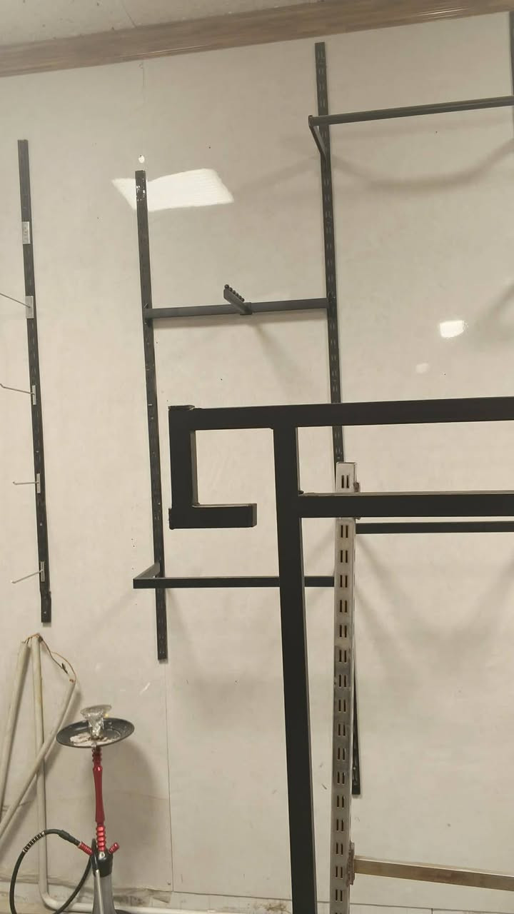 سلام عليكم غراض محل لبيع 
شلع كلهن ب١٥٠
توصيل ماعندي مكاني البياع حي الشهداء 
***********
