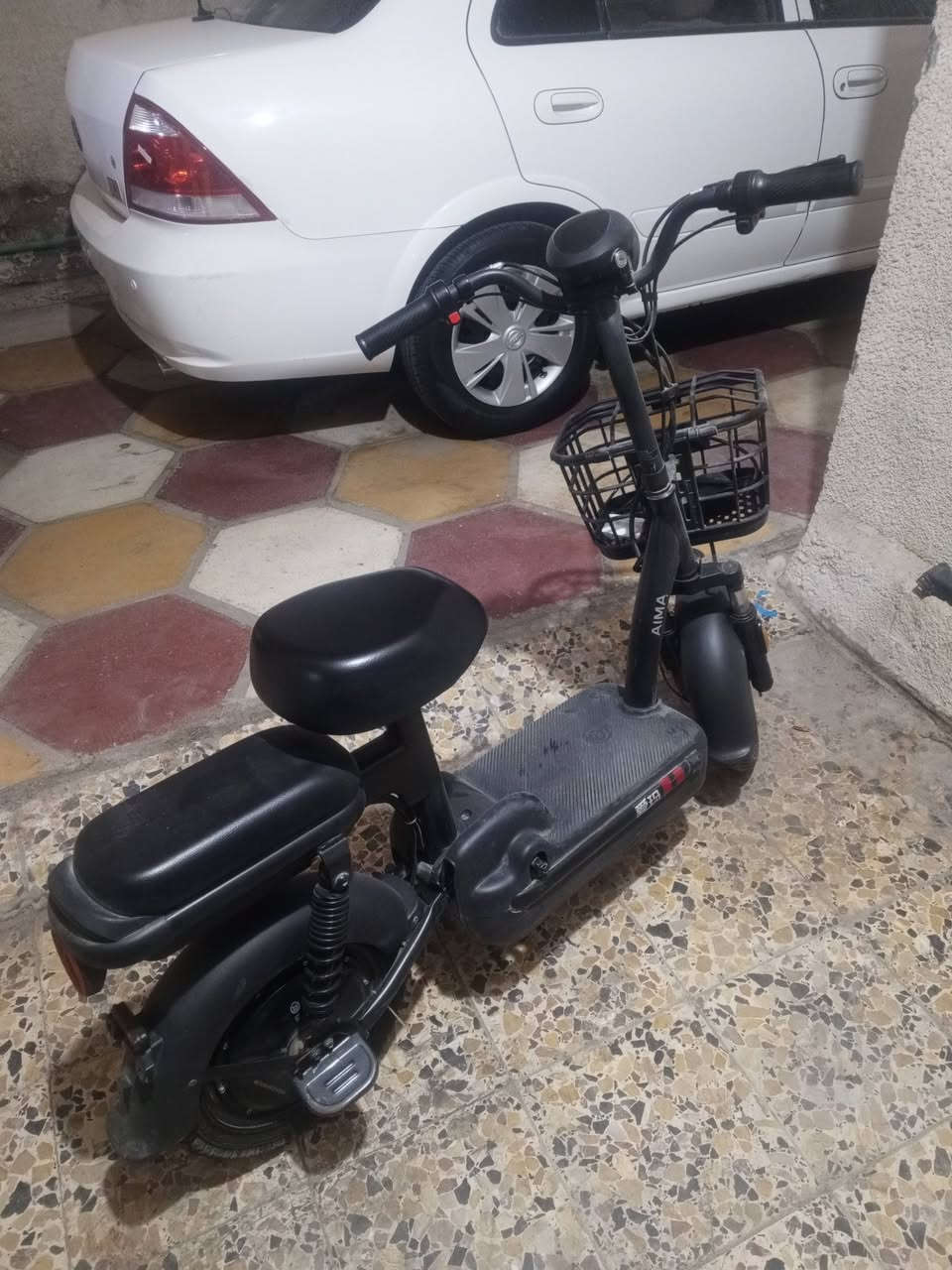 دراجه شحن للبيع 4 بطاريات وياها شاحنتها الاصليه مكانها بصرة 300 وبيها مجال للشراي
*********** فقط تواصل واتساب
