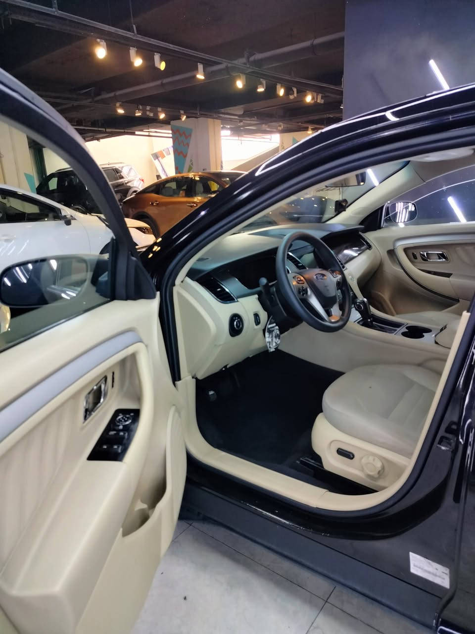Ford Taurus 2019 se
بەس بنید سبوغ مابی دخول 
دعامی بل دعامی بشەرط گێر محرك صدر خلف حتا مكينة  بشرط ما مفتوح واتربم 
كوشن كاربا كاميره بلادي تشغيل عن بعد 
ماشية 108
سعر 128$
***********
