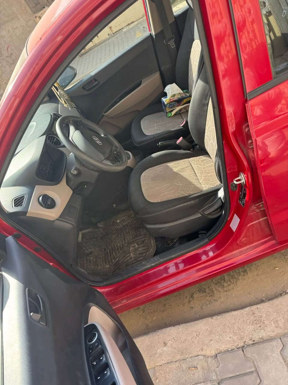 للبيع i10 كراند موديل ٢٠١٥ بدون صبغ فقط بارد قليل بالجاملغ الخلفي ماشية ٦٧ الف كيلو السيارة جاهزة وبدون اي نقص السعر ٨٥ ورقة للتواصل ***********
