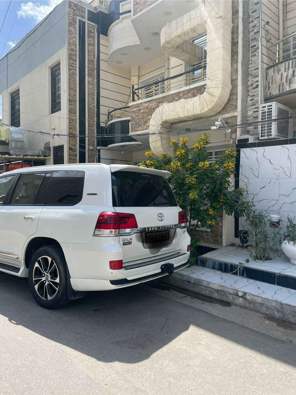 لاند كروزر 2019 شركات ماشيه 95 الف حقيقي السياره كفاله محرك 8V مكان السياره  بغداد  للتواصل*********** السياره اب سعر مناسب
