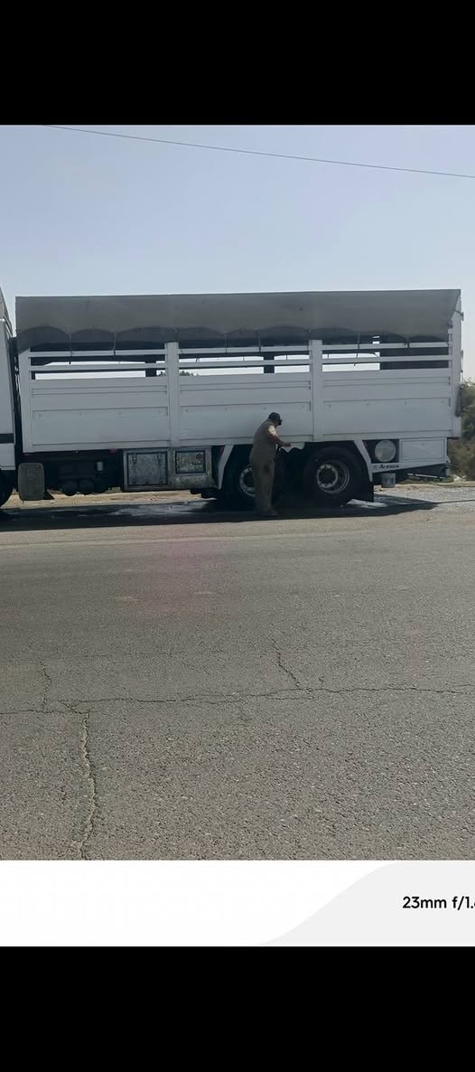 السلام عليكم بدي للبيع طول 7ونص والعرض مترتين وثنين وخمسين ارتفاع مترتين ونص يشيل سبعات طماطه مكاني الصويره للاستفسار ***********//***********

نص مكتوب في الصور:
- 23mm f/1
- CAMON 30 •
- 23mm f/1.88 1/187s ISO50