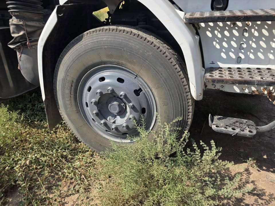 سلام عليكم ويل صاج ٢٤ جدد ويهن تايرات نص عُمر  بس تك الويل ١٢٥ وذا ويل وتاير ٢٠٠ الف ***********
