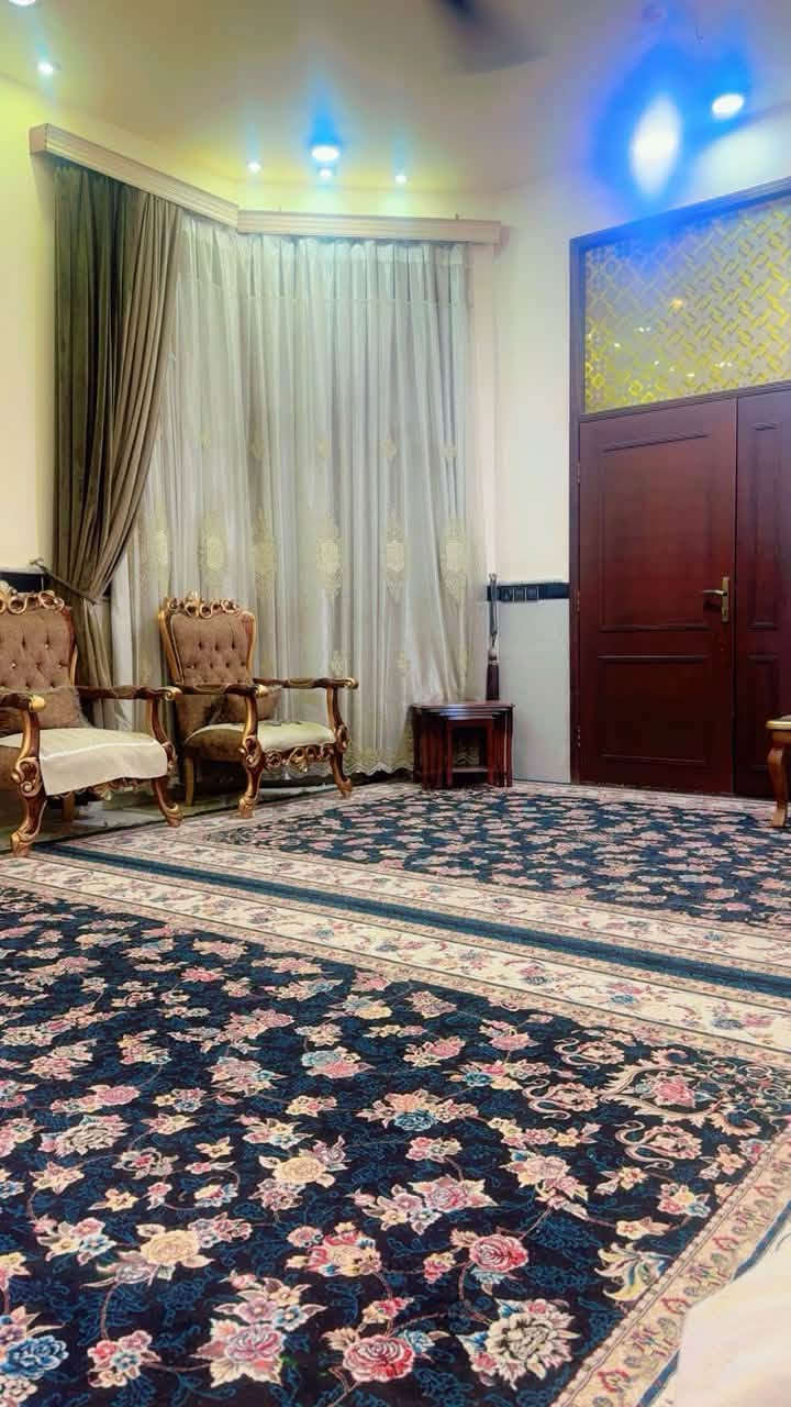 السلام عليكم يوجد بيت للبيع جنس العقار طابو زراعي سند 25المساحة 130 متر بيع مع الاثاث الاثاث كله اسباني درجة اولى البيت طابقين جديد بناء حديث  طريق حلة ديوانية منطقة الدبلة يبعد عن الشارع الرئيسي 50 متر 
للاستفسار الاتصال ع الارقام التاليه
***********
***********
