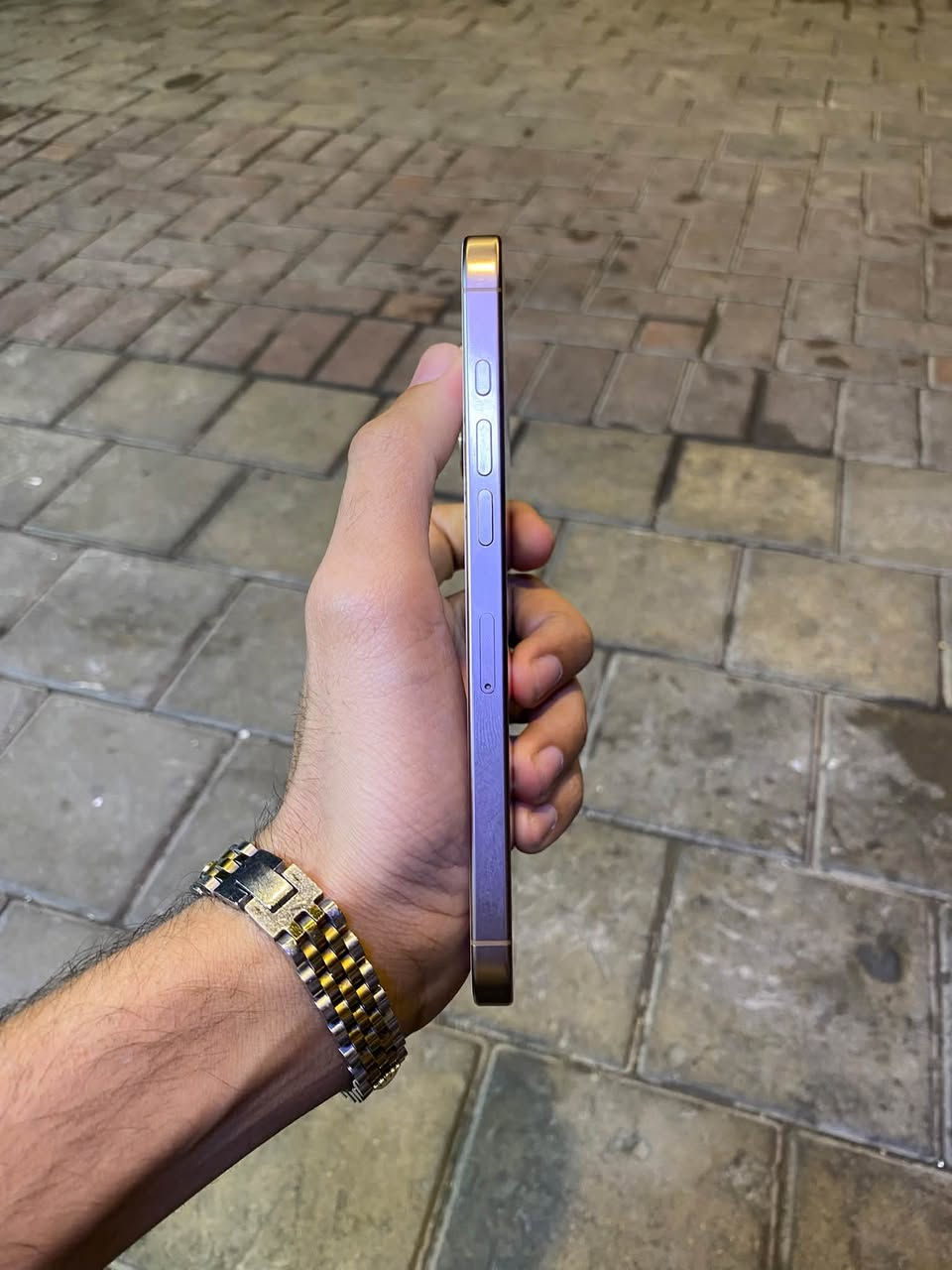 ايفون ١٦ برو ماكس ذاكره ٢٥٦ ماستر عربي شرق اوسط بطارية ٩٠ جهاز جديد لوك زلغ مابي سعره ١١٢٥ الف مكاني بغداد ***********

نص مكتوب في الصور:
- ٢:٣٣
- حالة البطارية
- عادية
- تعمل بطارية iPhone هذه على النحو المتوقع. حول البطارية والضمان...
- الحد الأقصى للقدرة
- ٩٠٪
- هذا قياس لقدرة البطارية مقارنة بقدرتها عندما كانت جديدة، قد تسبب القدرة المنخفضة تقليل ساعات الاستخدام بين عملية الشحن والأخرى.
- عدد الدورات
- ٦١٦
- هذا هو عدد مرات استهلاك iPhone للقدرة البطارية. معرفة المزيد...
- تاريخ التصنيع
- تشرين الأول ٢٠٢٤
- أول استخدام
- كانون الأول ٢٠٢٤
