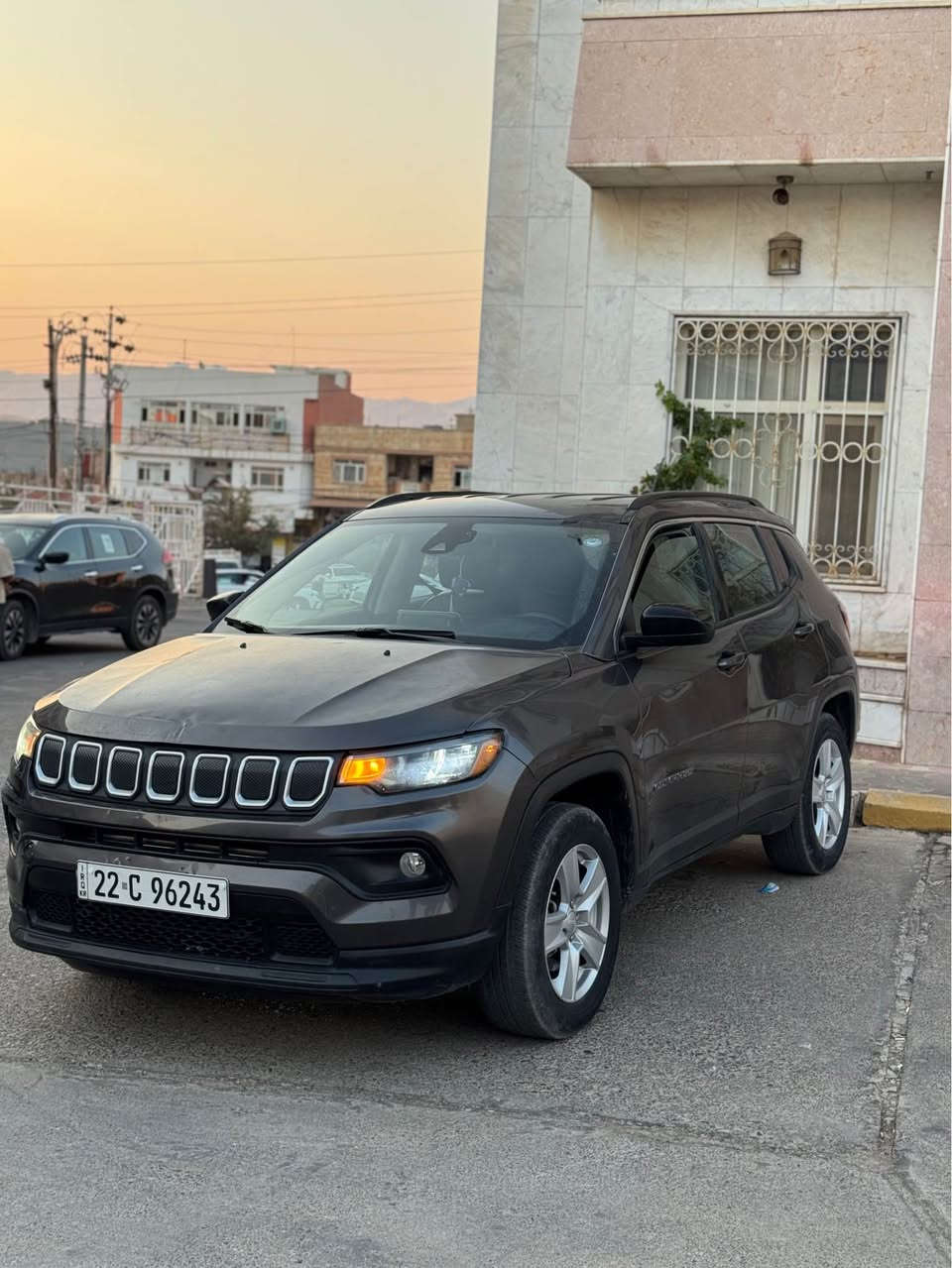 Jeep Compass Latitude 2022 ✔️
جيب كومباس ٢٠٢٢

بوند و باب خلفي صبغ بدون دواخل 
٣ مكان تعديل بارد (باب و جملغ و شوي صقف)
١٨ الف كيلومتر ماشية و رقم شاصي بالصور

مواصفات Latitude 4 * 4

تحويل و غرامات بشط ✔️
كير محرك تبريد شرط مضبوط 💯

محرك 4 سلندر 2400 تنفس طبيعي مرغوب

سعر 🔥 124 ورقة و مجال بسيط
مكان عقرة "ئاكرئ"
واتس اب و كورك *********** أربيل, العراق
