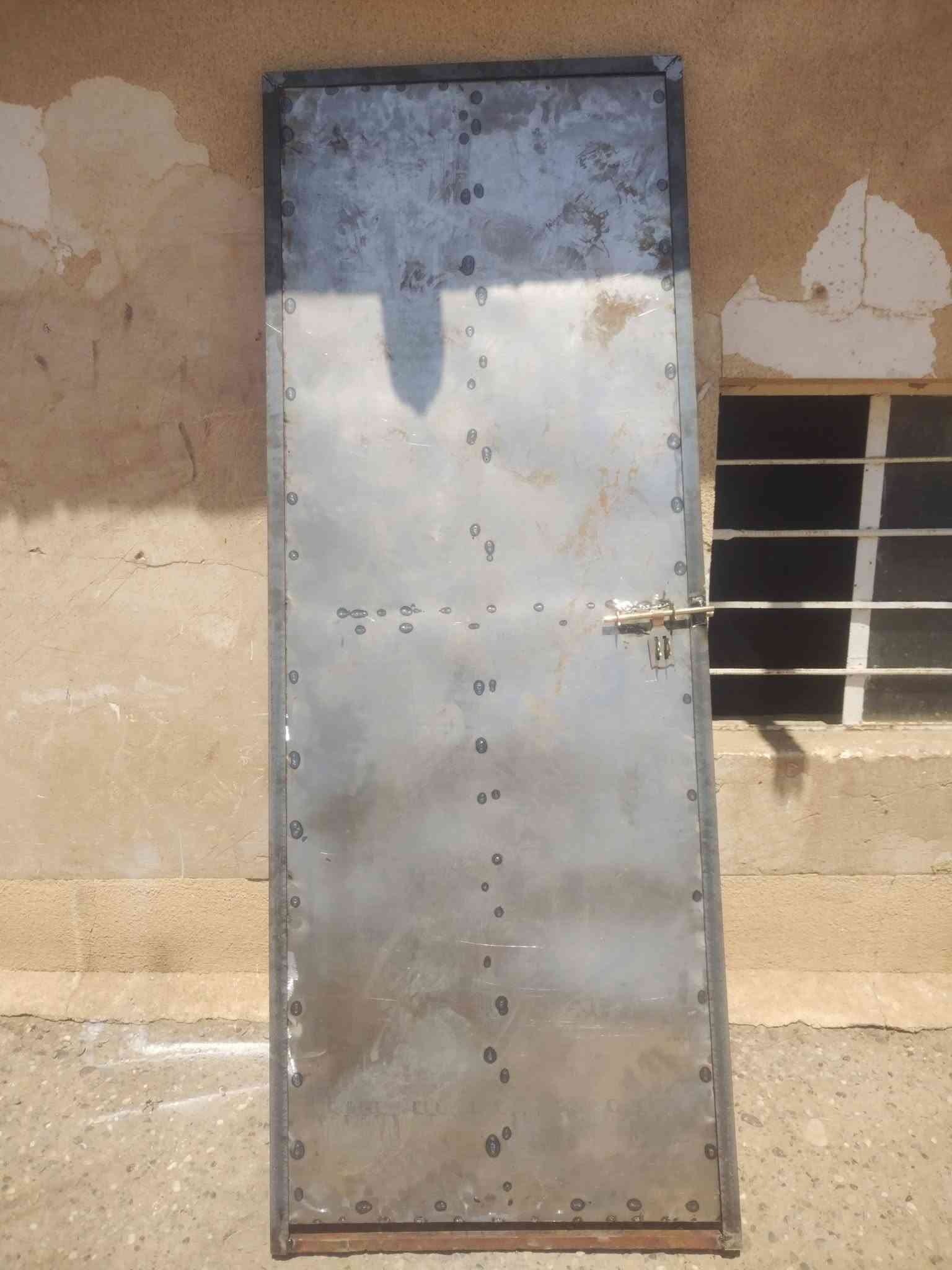 السلام عليكم ورحمة الله وبركاته 
فصالات ابواب عادية 
حسب الطلب وبأسعار مناسبة 
ونقوشات حسب الطلب
