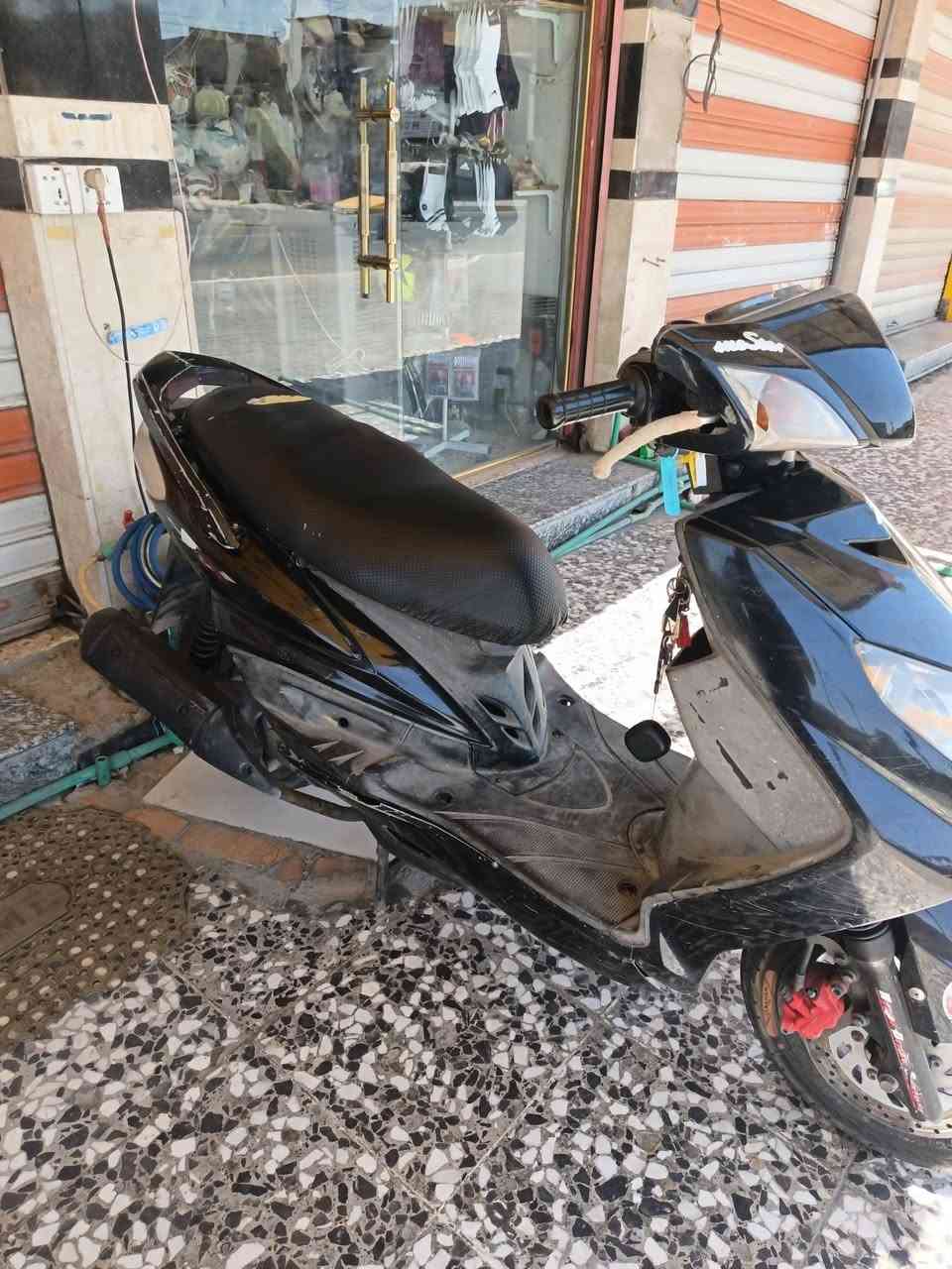 السلام عليكم سكنس فحل للبيع سعرها 650 مكاني بغداد الامين الثانيه شارع النواب وهذا الرقم ***********

