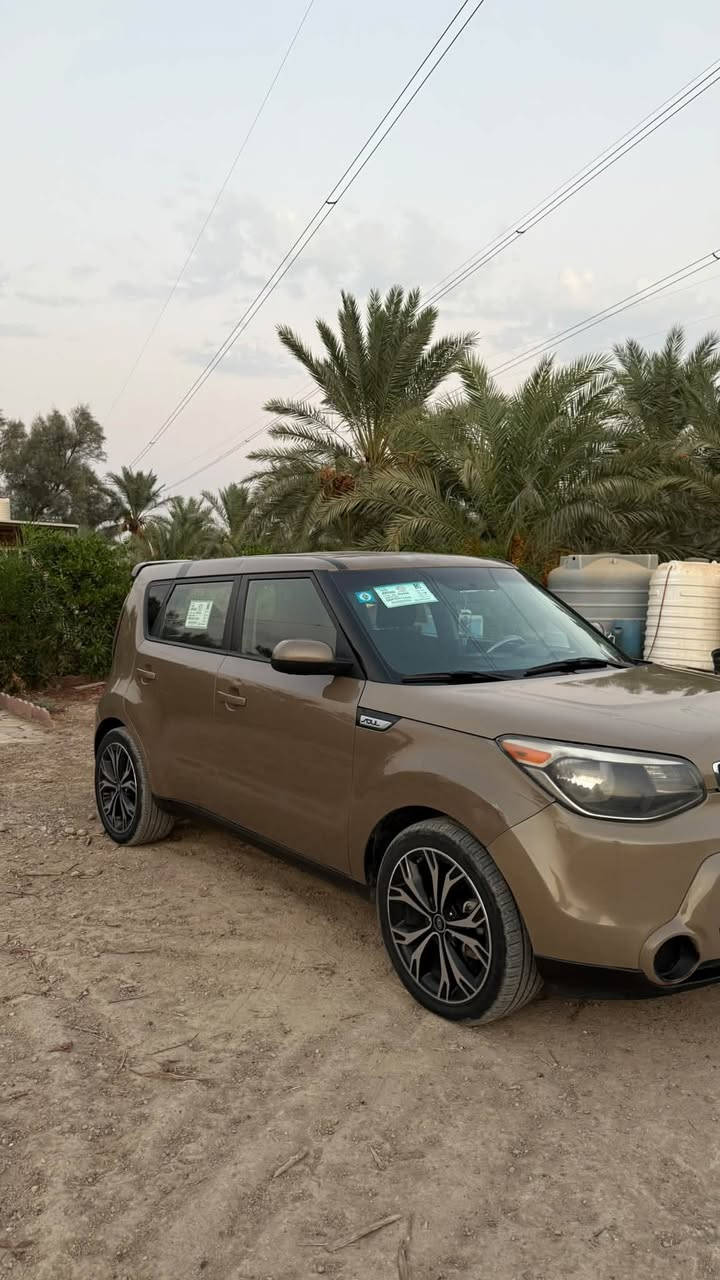 كيا صول 2015 محرك 1600 GDI بانزين عادي وانسى الدوانز
باتري جديد ادامة جديدة للسيارة 
كير و محرك و تبريد كله مكفول 
تخم تاير جديد و تخم ويل كب ايضاً 
3 أنظمة قيادة و مانع انزلاق 
جميع كهربائيات السيارة شغالة 
تحكم ستيرن شغال 
رقم بغداد انكليزي 
مكان السيارة بغداد 
السعر 91 
رقم هاتف // ***********
متواجد واتساب ✅
