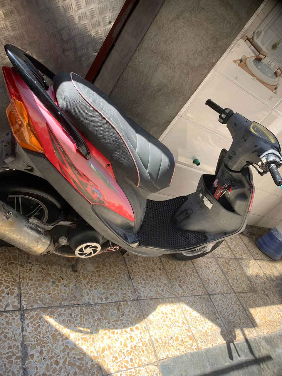 عدلة للبيع كفالة كلها بلادية كابريتر سلف بلادي مكينة 49 بلادي كفر ختم واحد بيها غراض هواي ويل نجمة اصلي مو تجاري وتايرات  جلاتين صدر امامي دبل خلفي فراك بريك قطرة اكسل قطرة مكينة قبق فلاوين شيال يدات بريك تعلاكة اشاير وبكلايت صارنصة بوشتين أم حساس يعني دراجة وكالة السعر مليون و150 بغداد العبيدي الاتصال ***********
